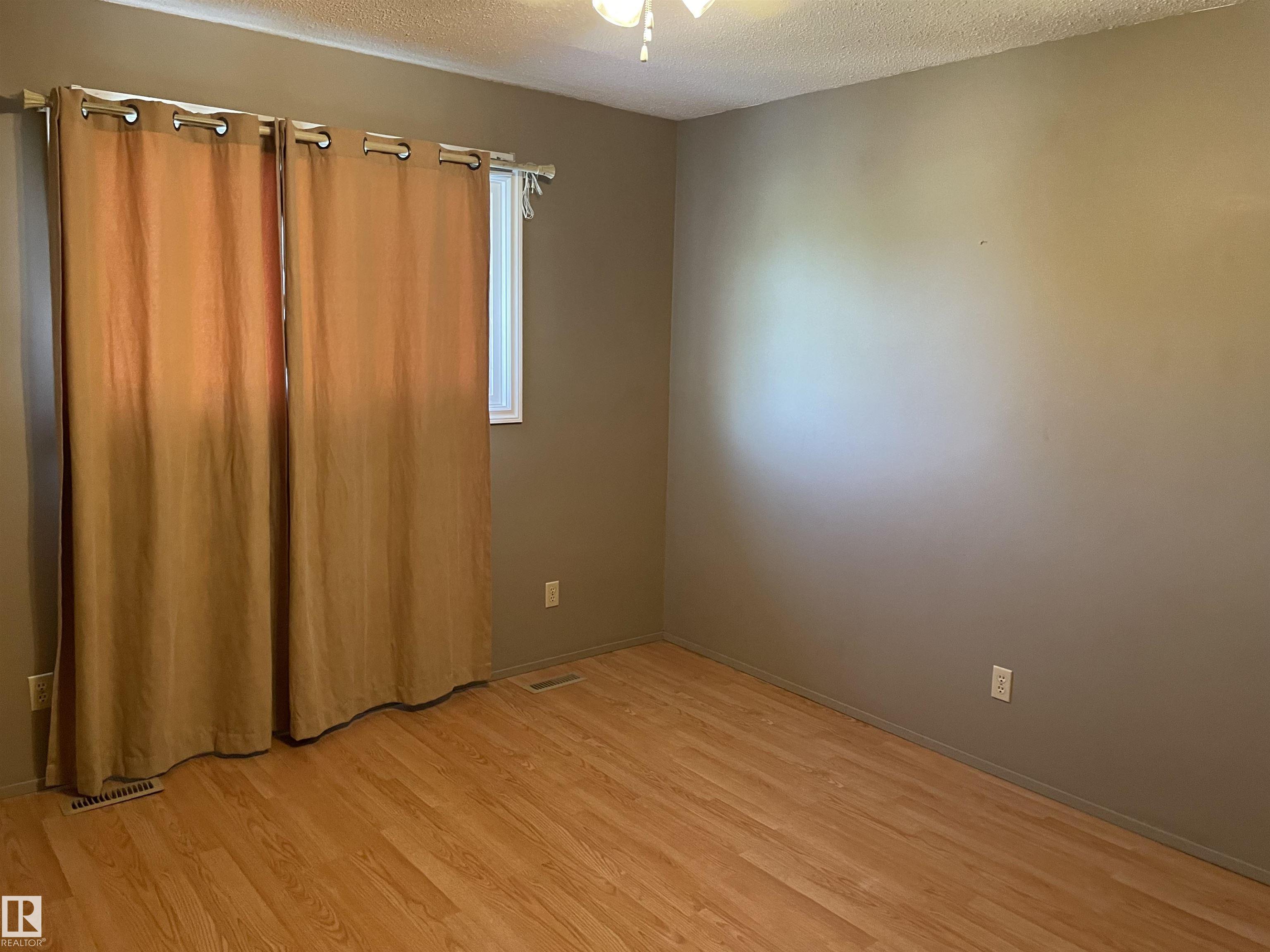 Photo 9 at 4315 South Park Drive, South Park, Leduc