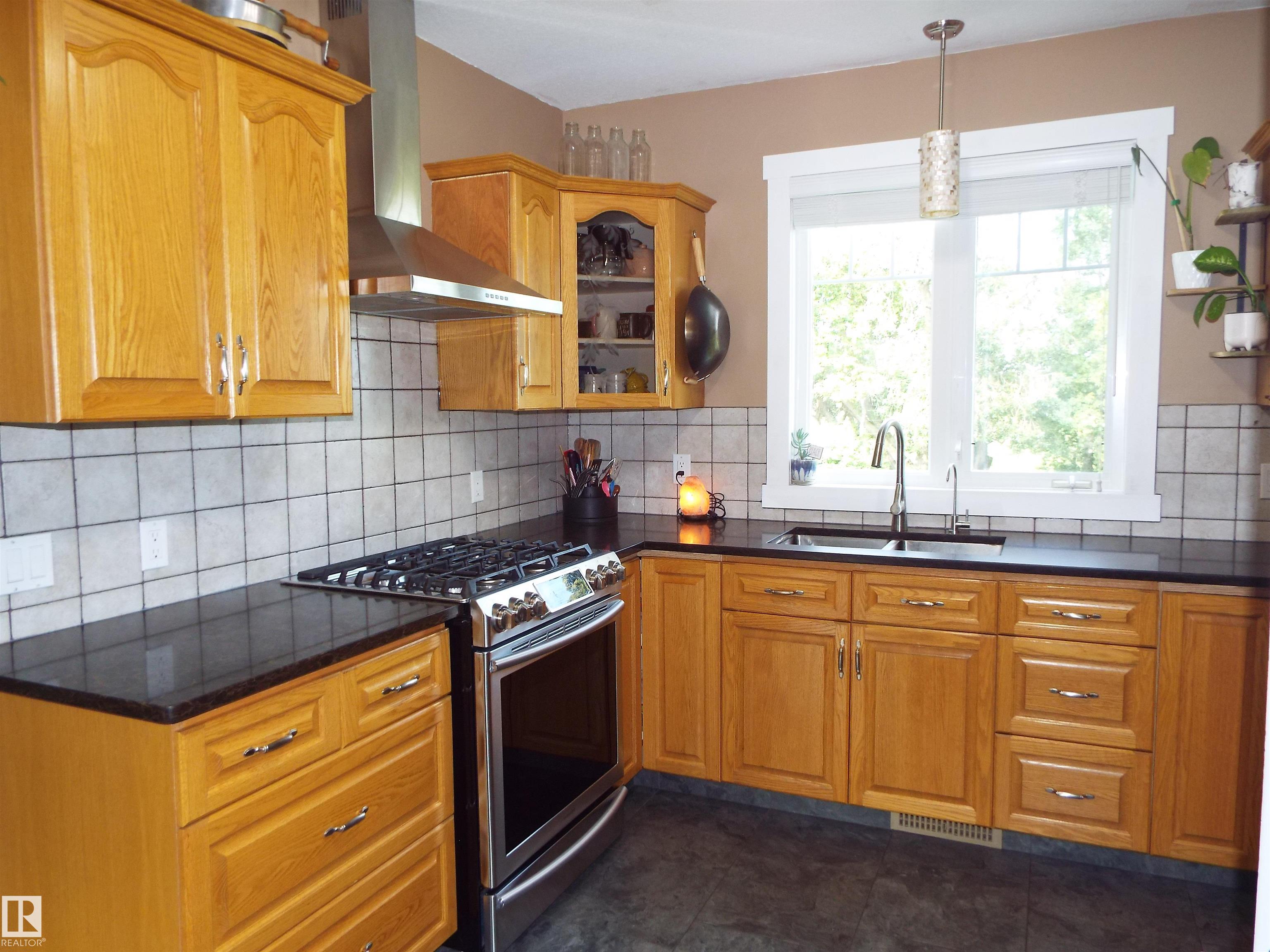 Photo 13 at 26449 Twp Rd 490, None, Rural Leduc County