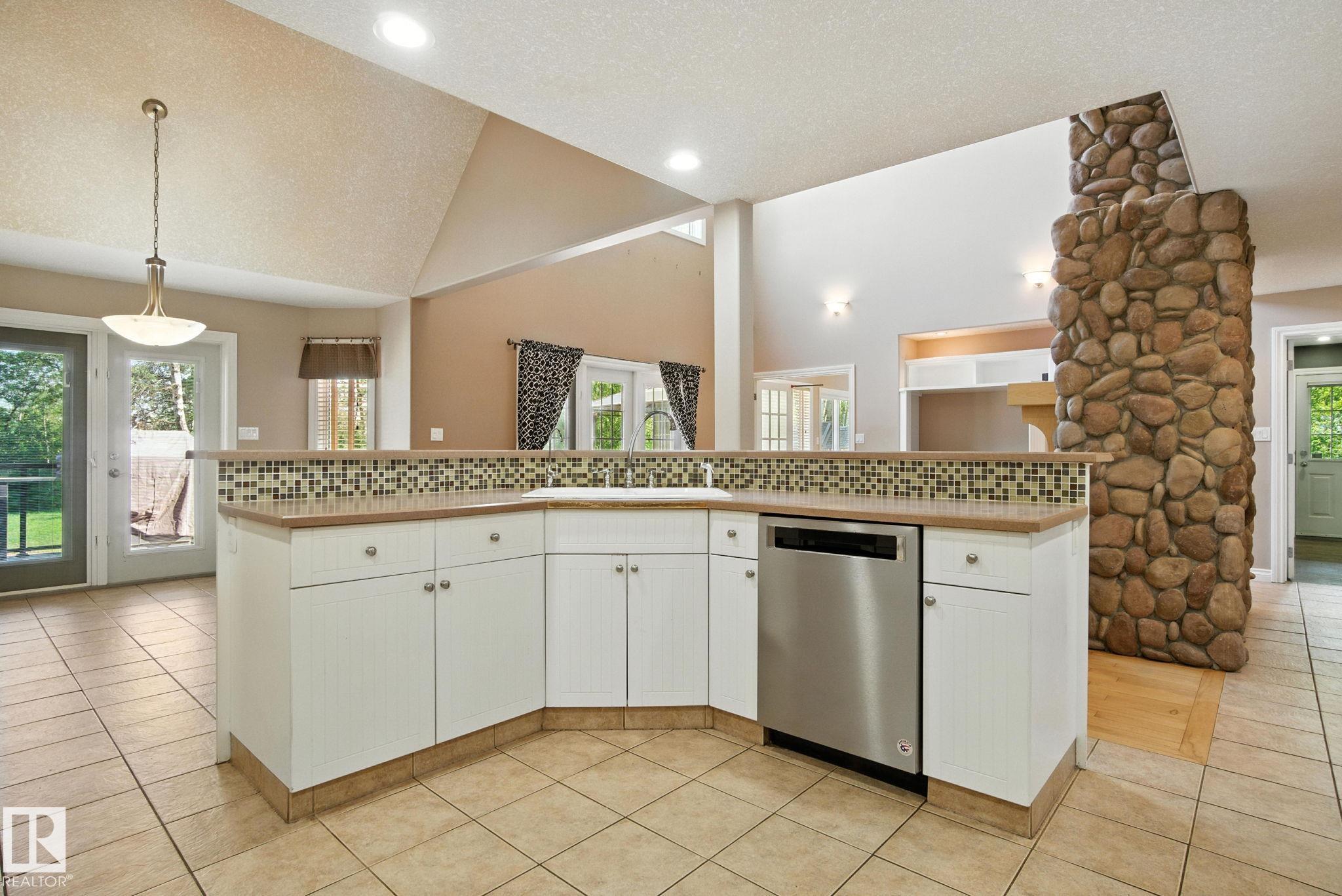 Photo 13 at 84 - 54519 Rge Road 272, Shil Shol Estate, Rural Sturgeon County