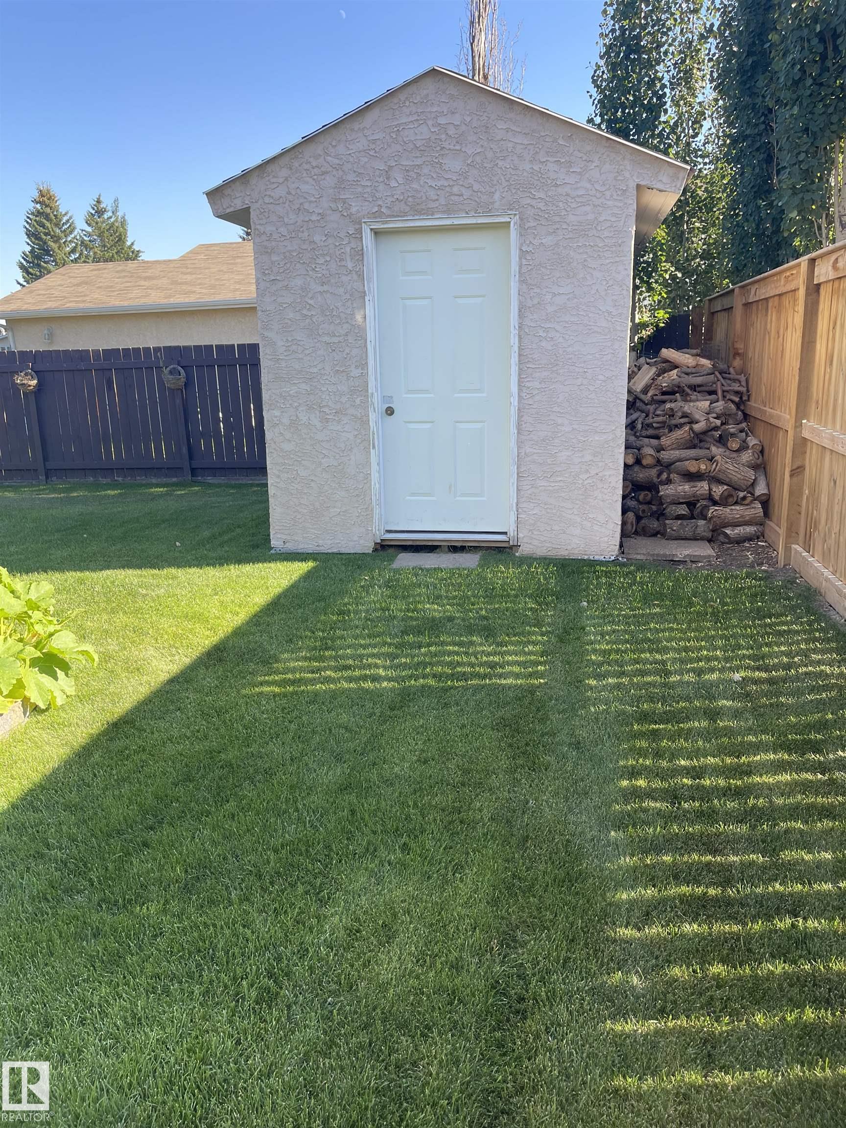 Photo 7 at 12203 147 Avenue NW, Caernarvon, Edmonton