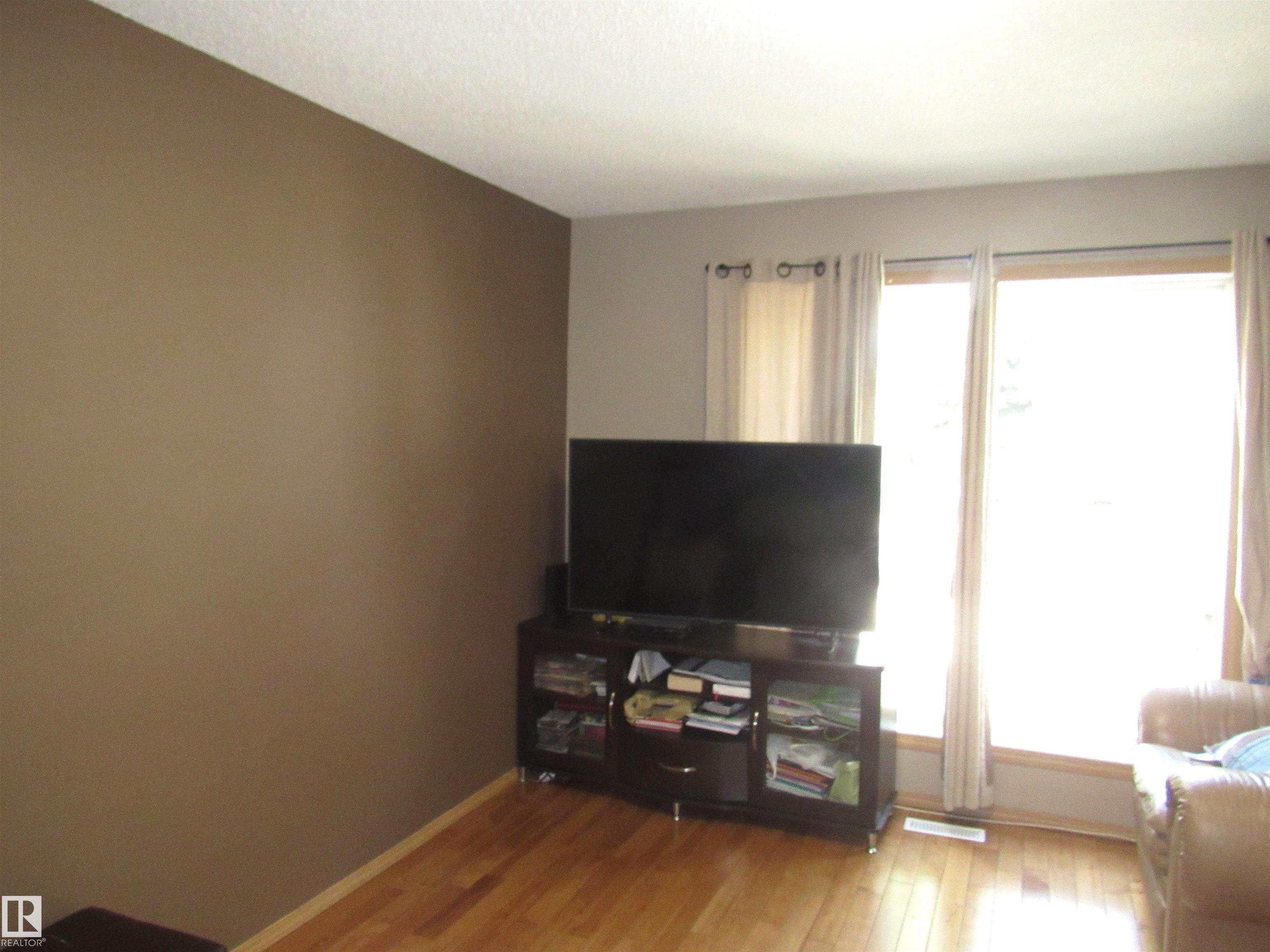 Photo 4 at 28 - 10909 106 Street NW, Central Mcdougall, Edmonton