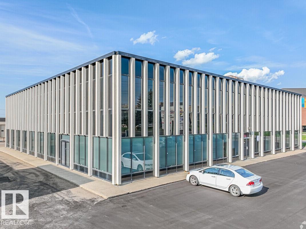 Picture for 8708/8704 8722 51 AV NW