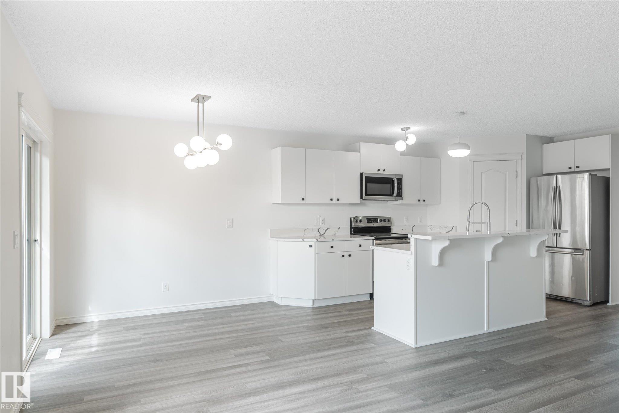 Photo 4 at 42 Catalina Court, Sienna, Fort Saskatchewan