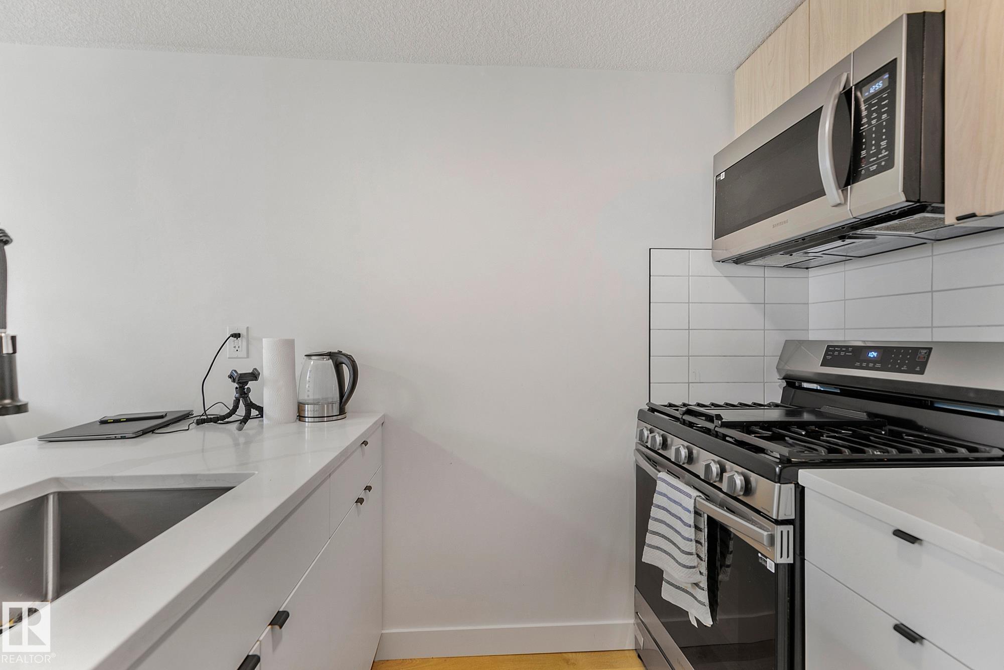 Photo 13 at 14904 109 Avenue NW, Grovenor, Edmonton