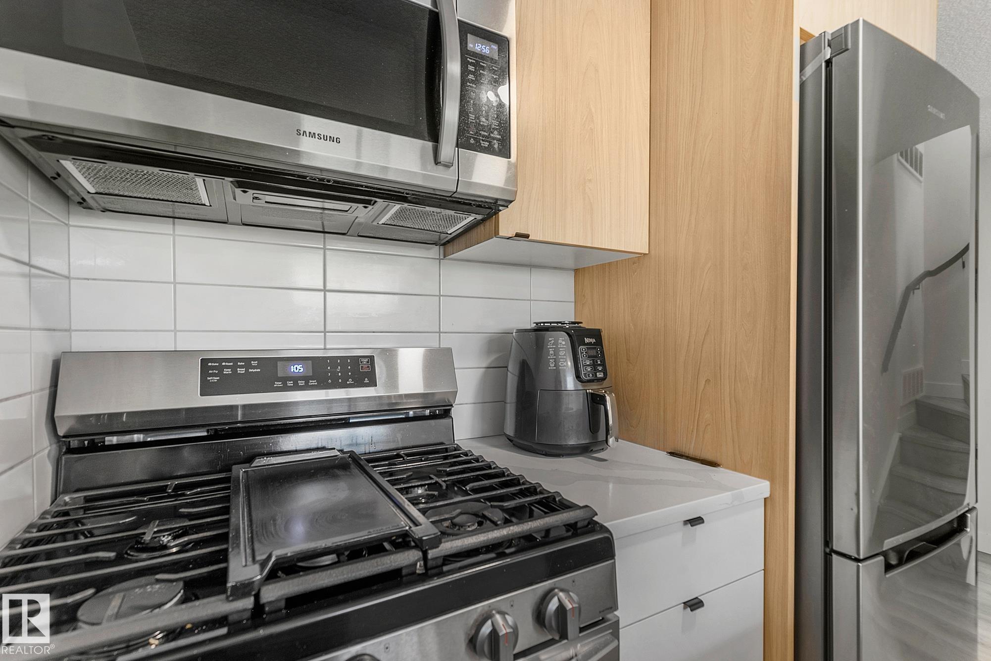 Photo 14 at 14904 109 Avenue NW, Grovenor, Edmonton