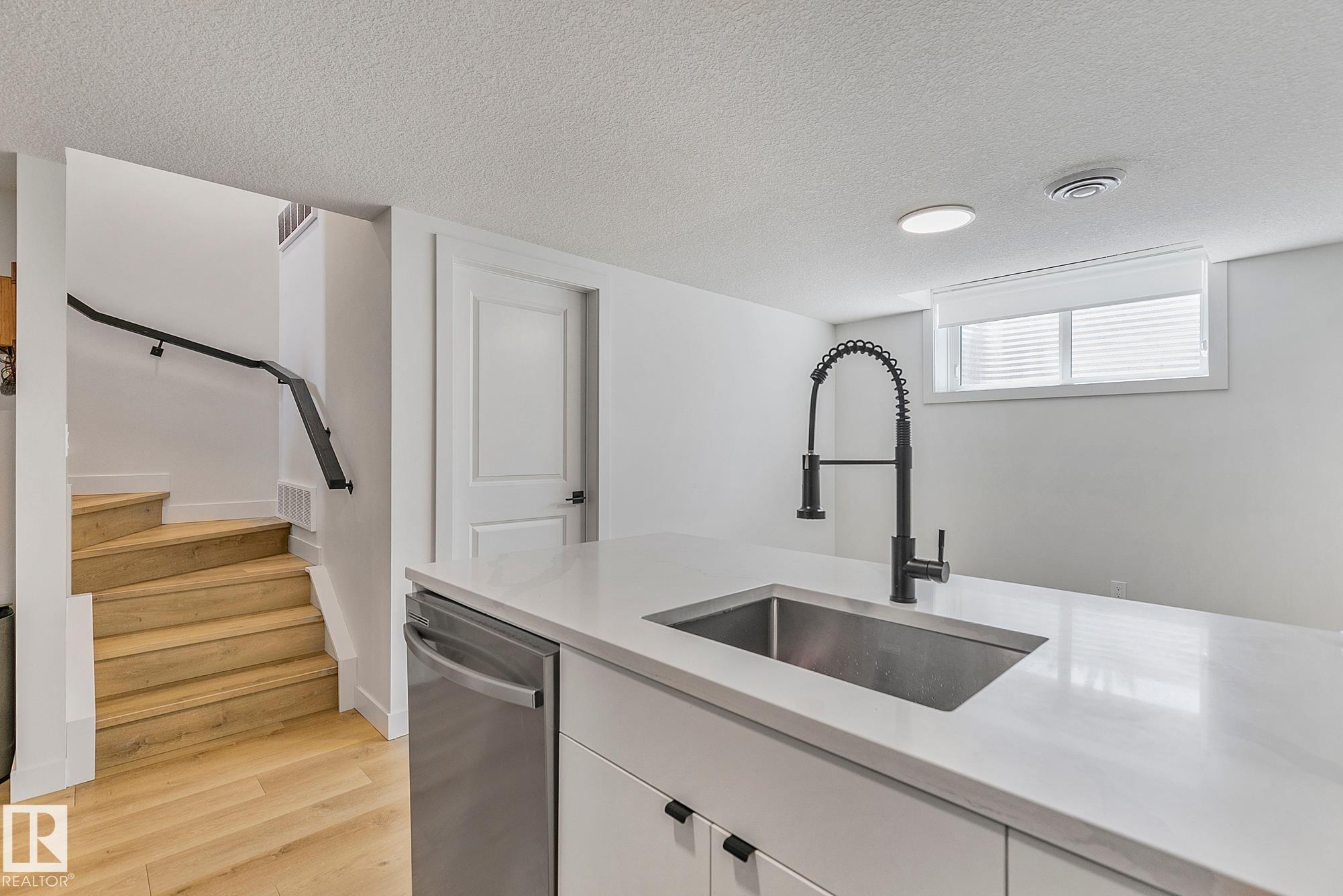 Photo 16 at 14904 109 Avenue NW, Grovenor, Edmonton