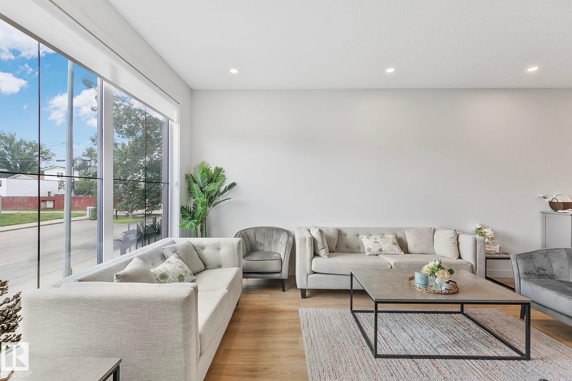 Photo 36 at 14904 109 Avenue NW, Grovenor, Edmonton