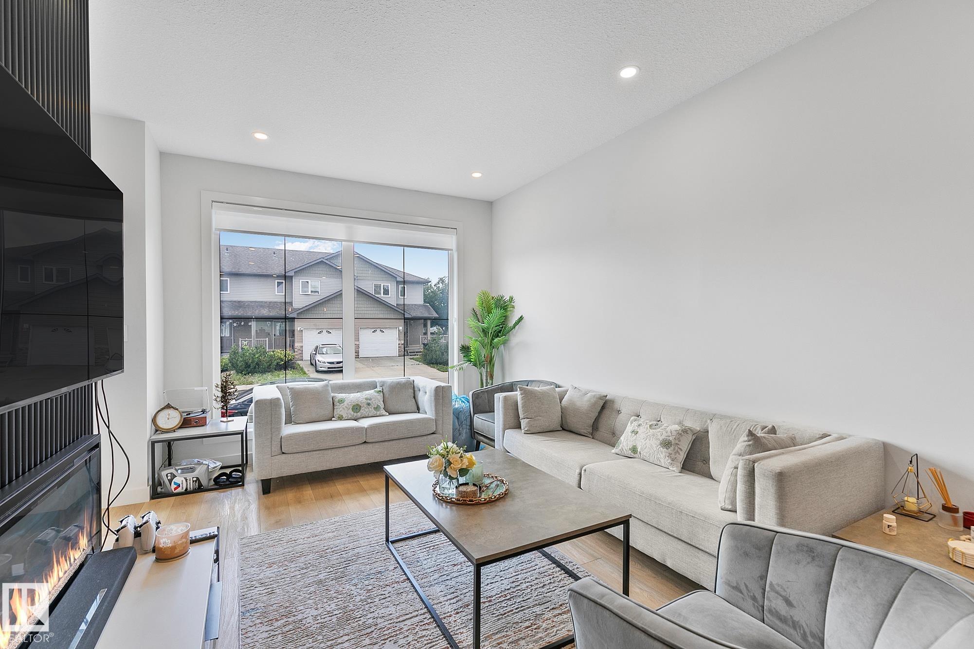 Photo 38 at 14904 109 Avenue NW, Grovenor, Edmonton