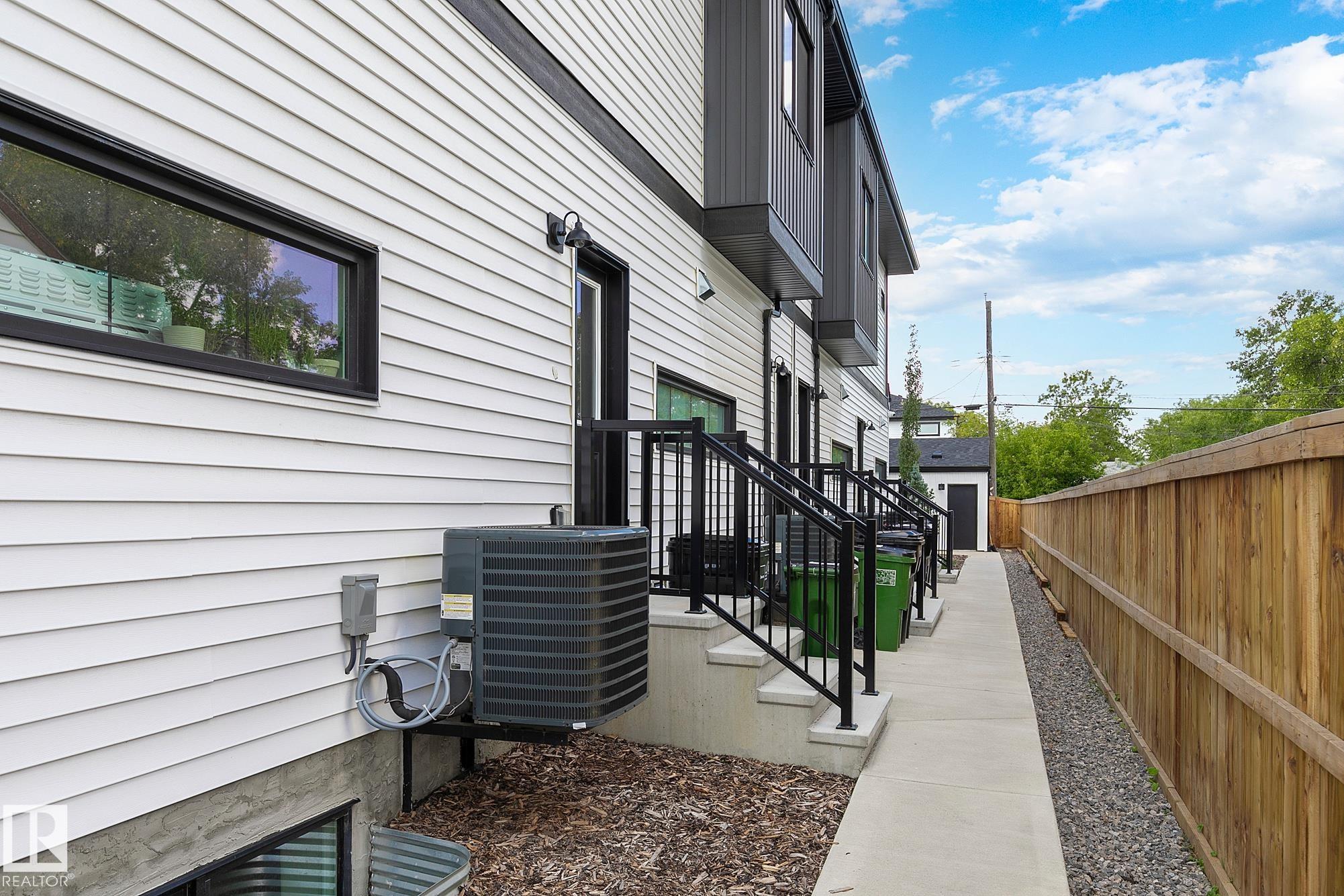 Photo 5 at 14904 109 Avenue NW, Grovenor, Edmonton