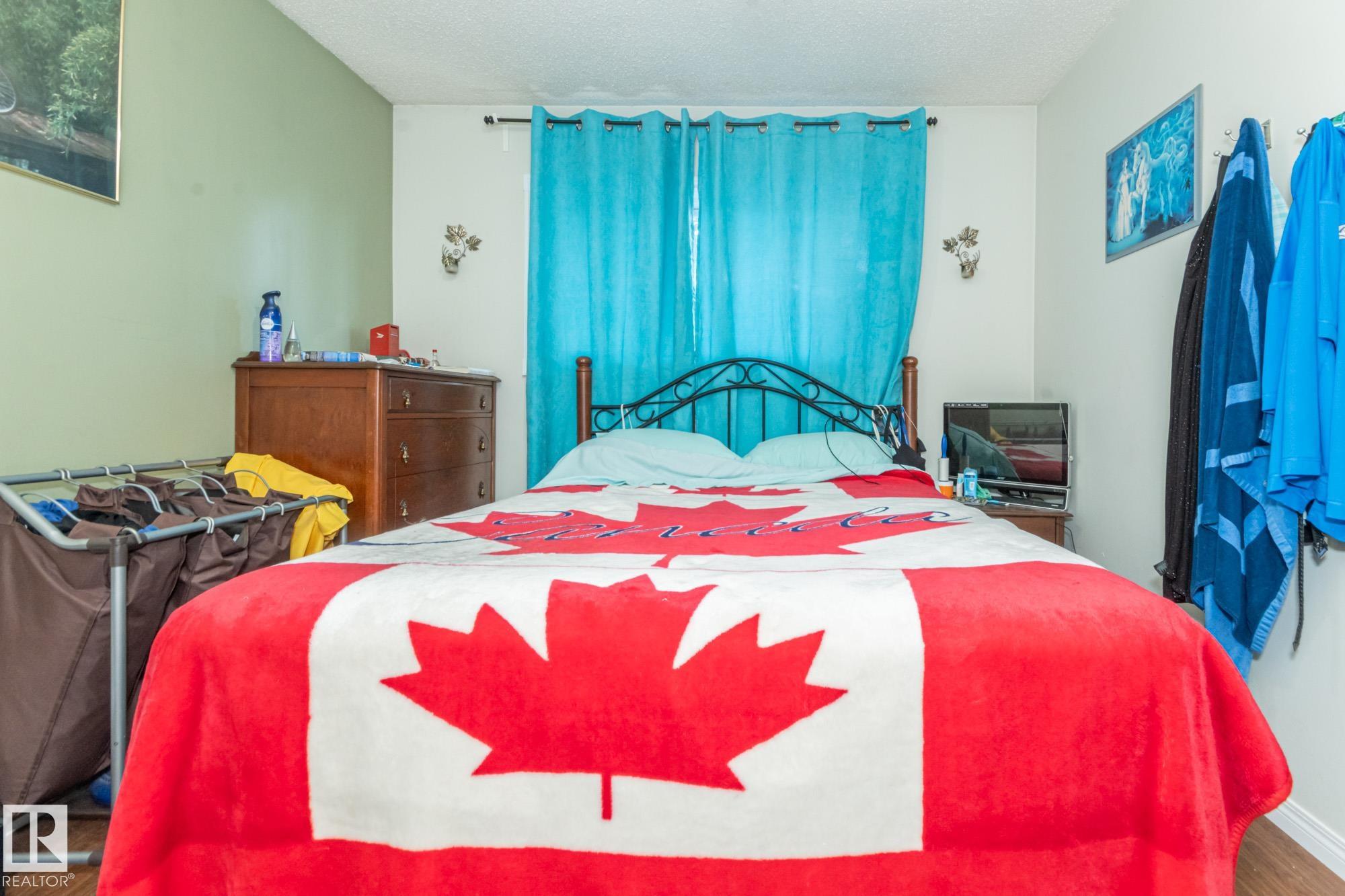 http://cdnparap120.paragonrels.com/ParagonImages/Property/p12/RAE/225364204/7/0/0/f33fbc505aea2aeacb939ece9a88faae/1/6228c2c8142aa210e4978886550dfef9/225364204-c70f2fa8-654a-49bb-9ec6-eb623eda56a5.JPG