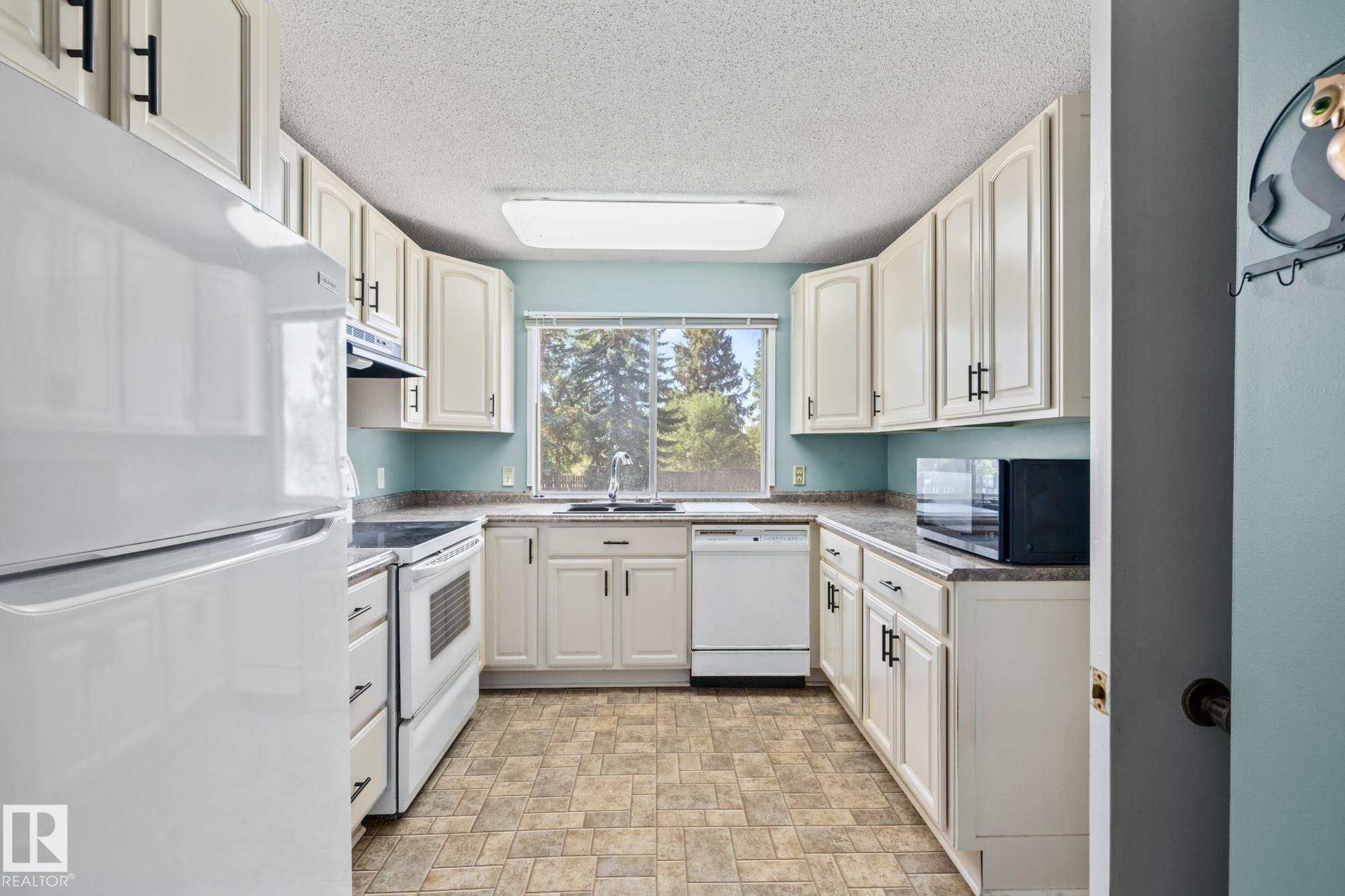 Photo 3 at 66 Greer Crescent, Grandin, St. Albert
