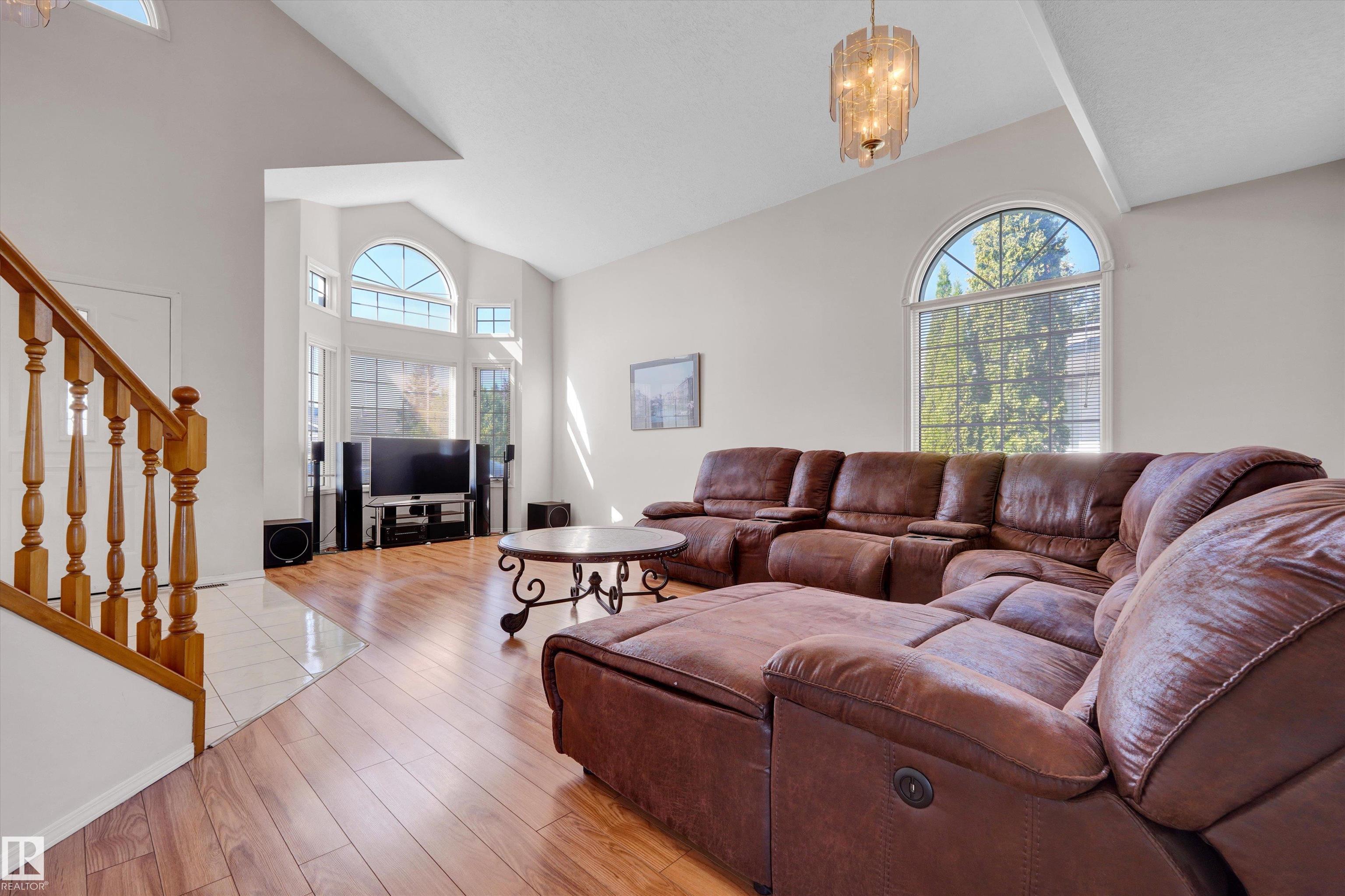 Photo 5 at 3684 33 Street NW, Wild Rose, Edmonton