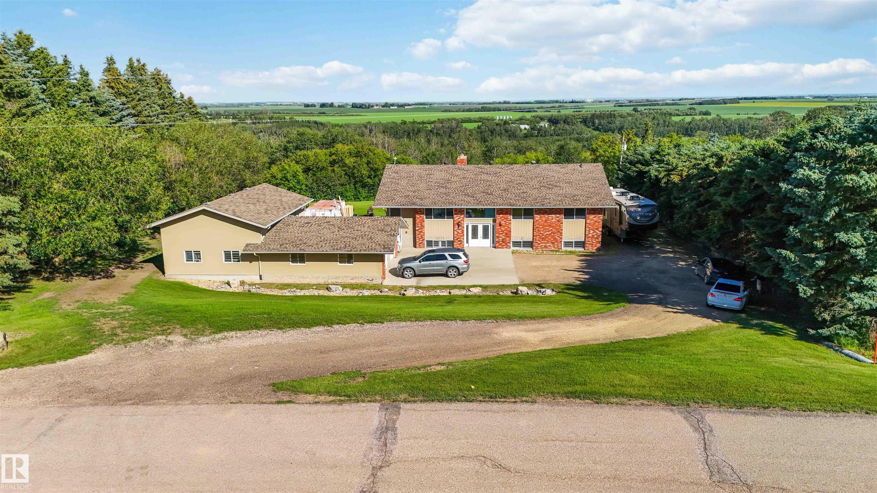 Photo 10 at 55305 Rge Road 242, Sturgeon View, Rural Sturgeon County