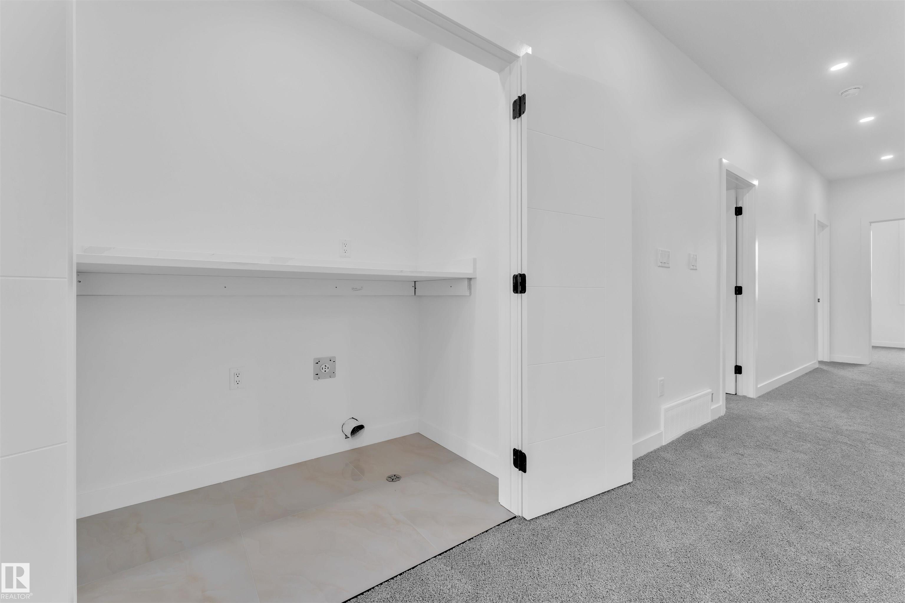 Photo 36 at 404 Pine point(e), Woodbend, Leduc