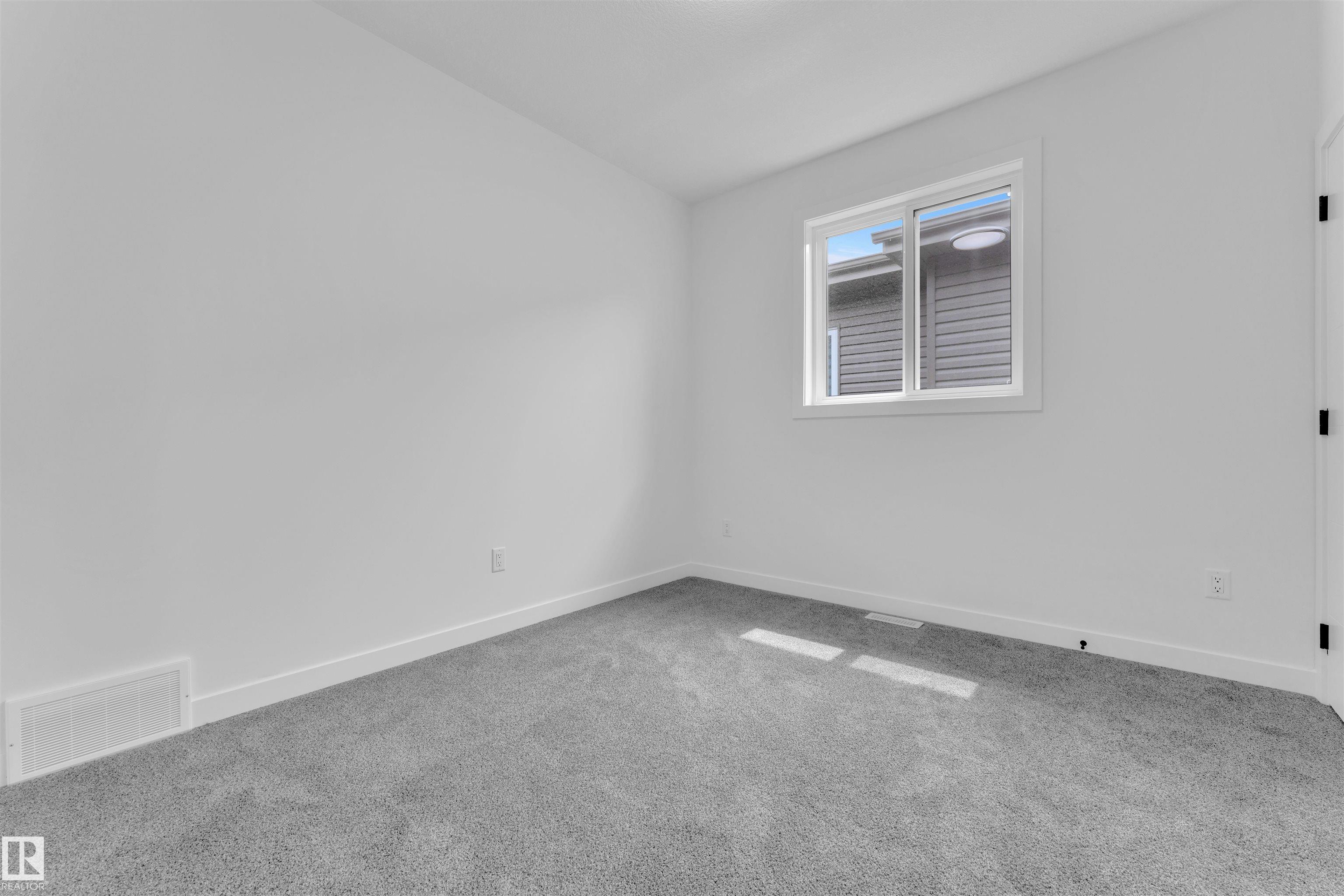 Photo 37 at 404 Pine point(e), Woodbend, Leduc