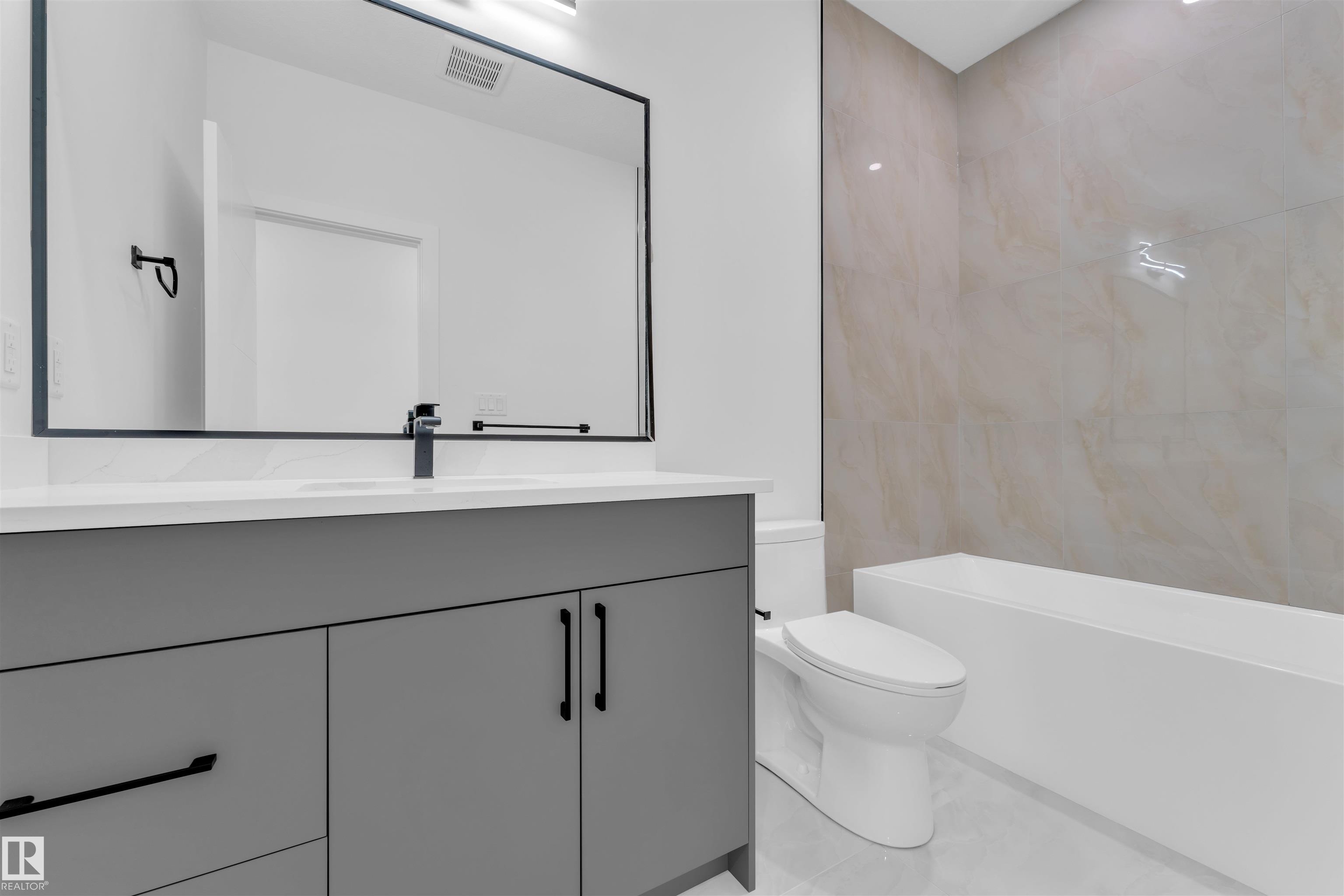 Photo 39 at 404 Pine point(e), Woodbend, Leduc