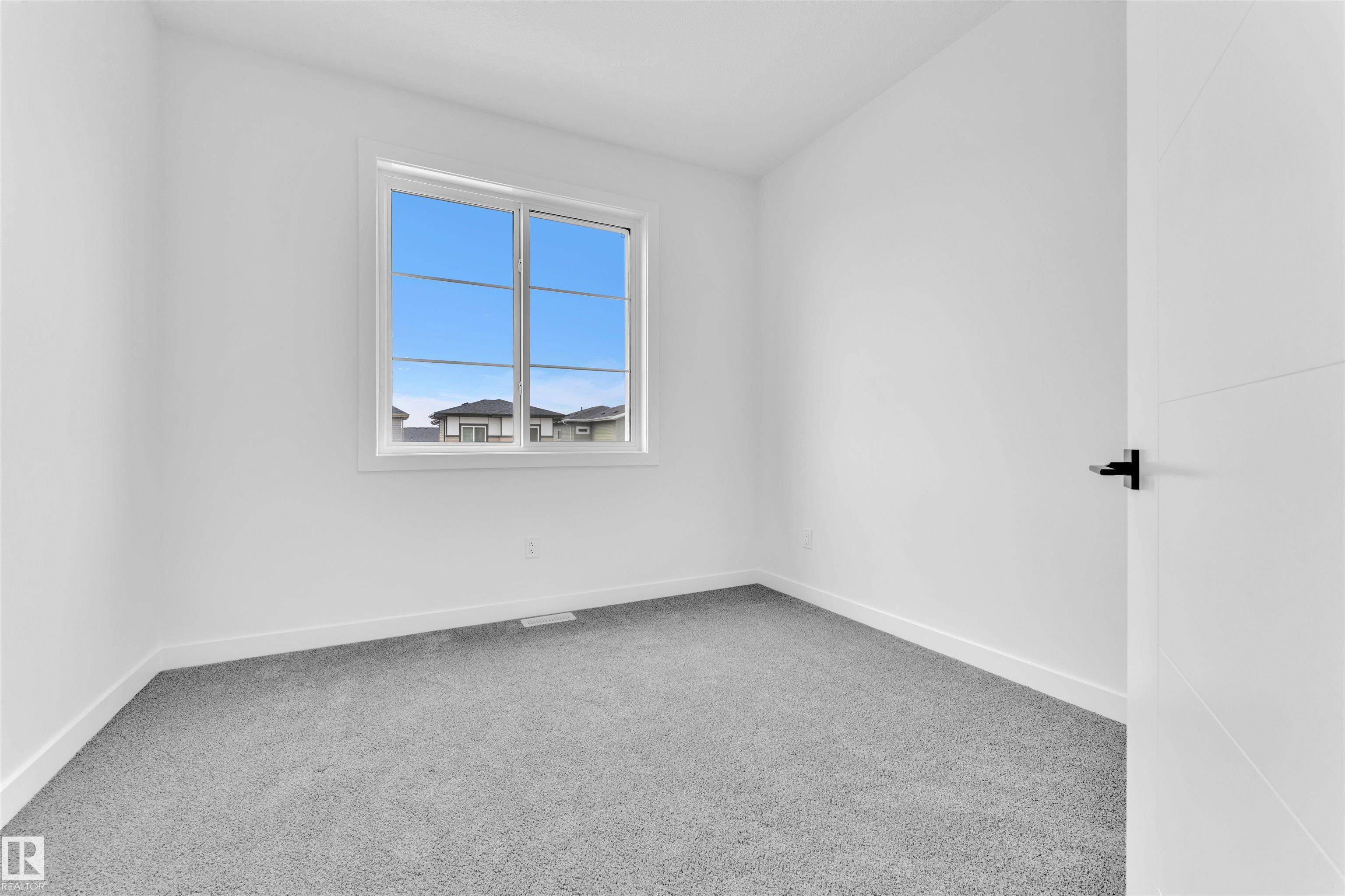 Photo 40 at 404 Pine point(e), Woodbend, Leduc