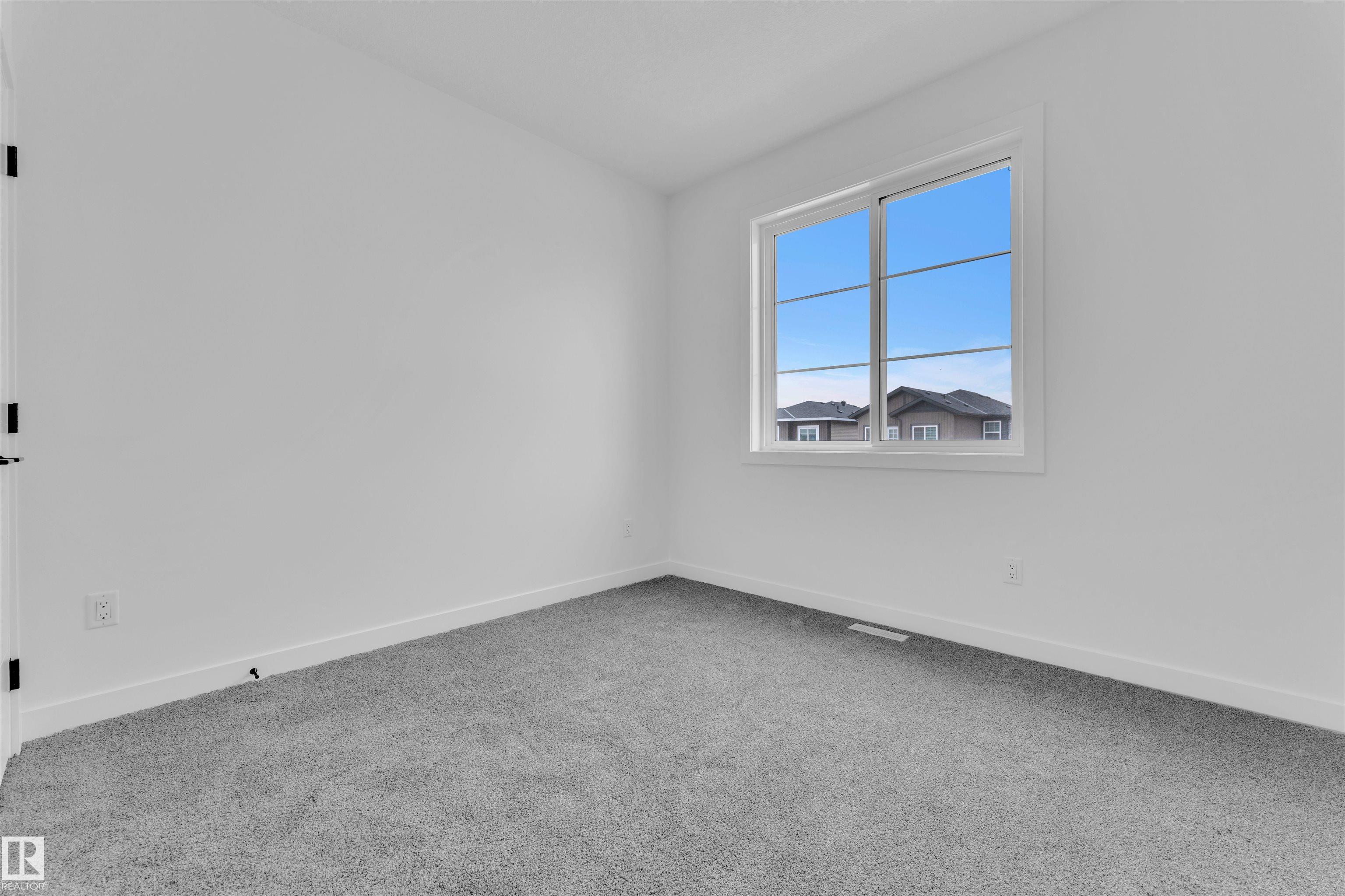 Photo 42 at 404 Pine point(e), Woodbend, Leduc