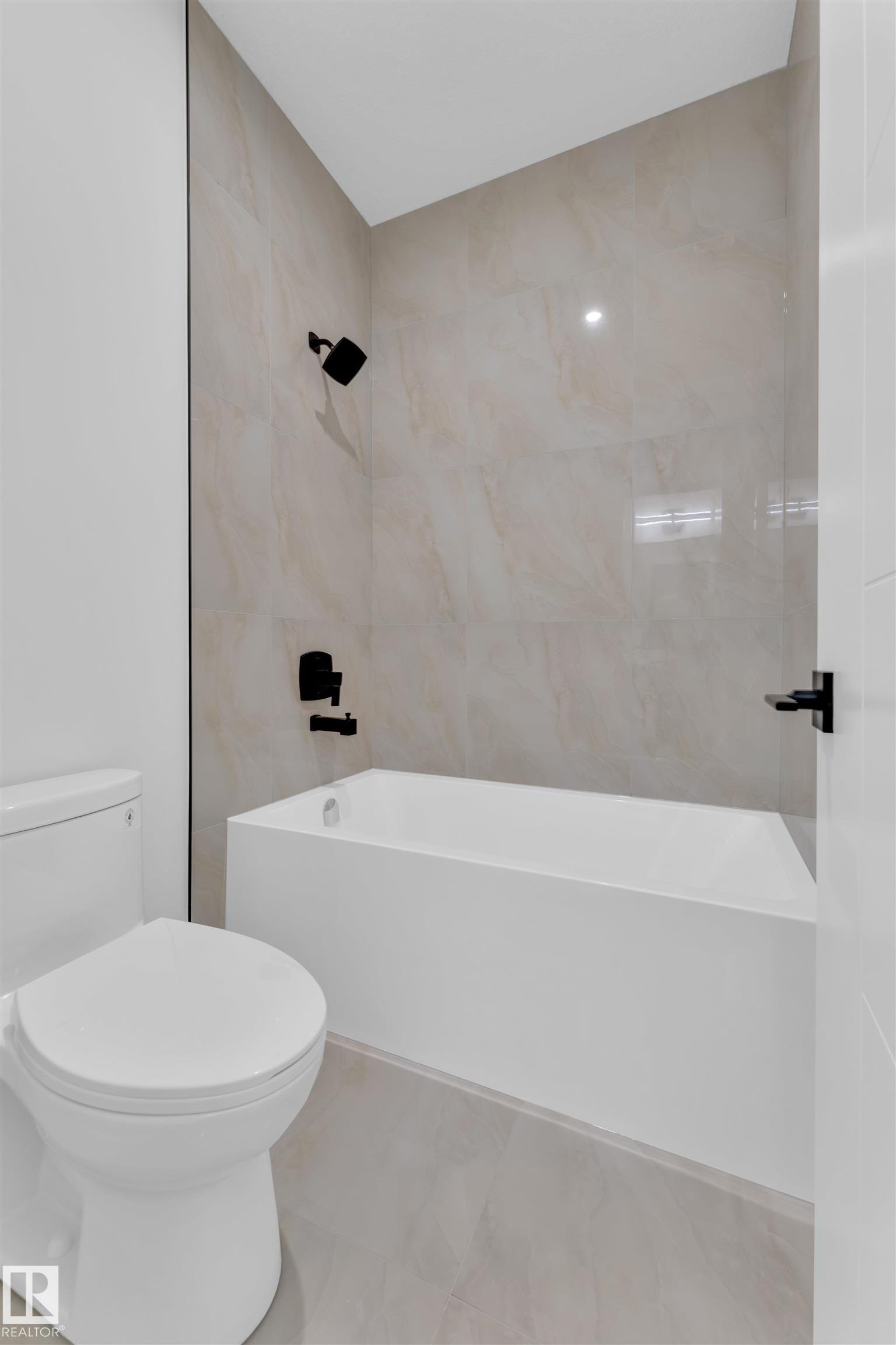 Photo 45 at 404 Pine point(e), Woodbend, Leduc