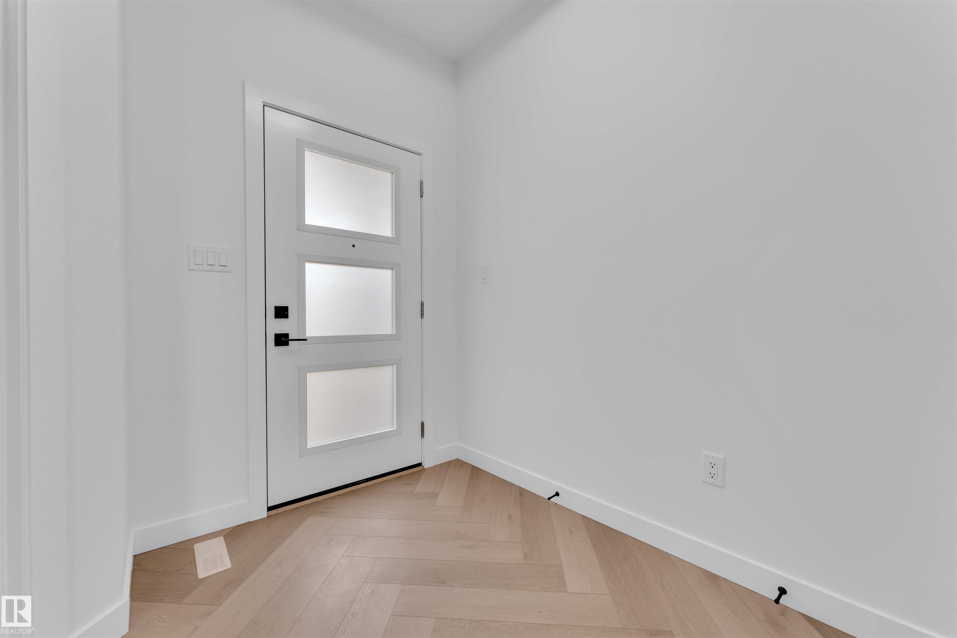Photo 6 at 404 Pine point(e), Woodbend, Leduc