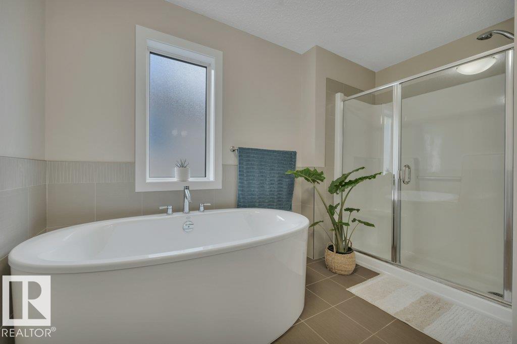 http://cdnparap120.paragonrels.com/ParagonImages/Property/p12/RAE/225364453/32/0/0/edfa0dc4974061ca5b91de5cf1cade68/1/4d04fc549a853ba8db2c0f8b6161f169/225364453-e5439598-5af7-450f-b931-7e0b269b7648.JPG