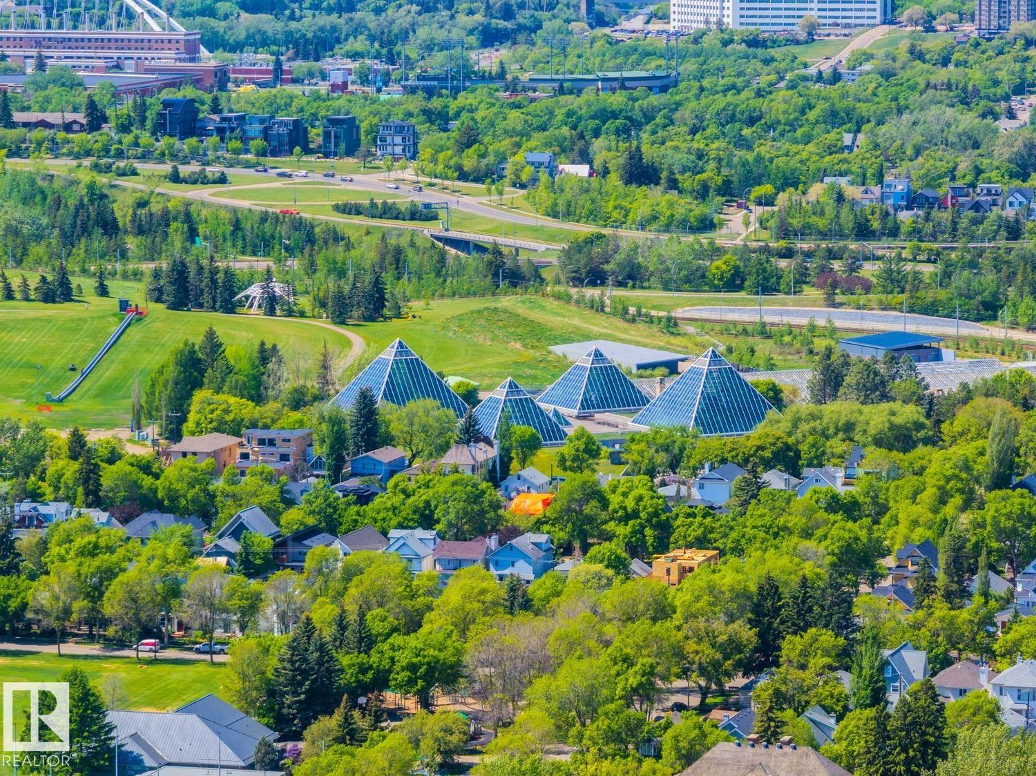 http://cdnparap120.paragonrels.com/ParagonImages/Property/p12/RAE/225364457/56/0/0/50b5e1fd45229398ae14167ca7d93513/1/b26adf85b0b1844564011d2dfe2fcc89/225364457-B4063F29-10FA-4515-B845-80B4590C6C1B.JPG
