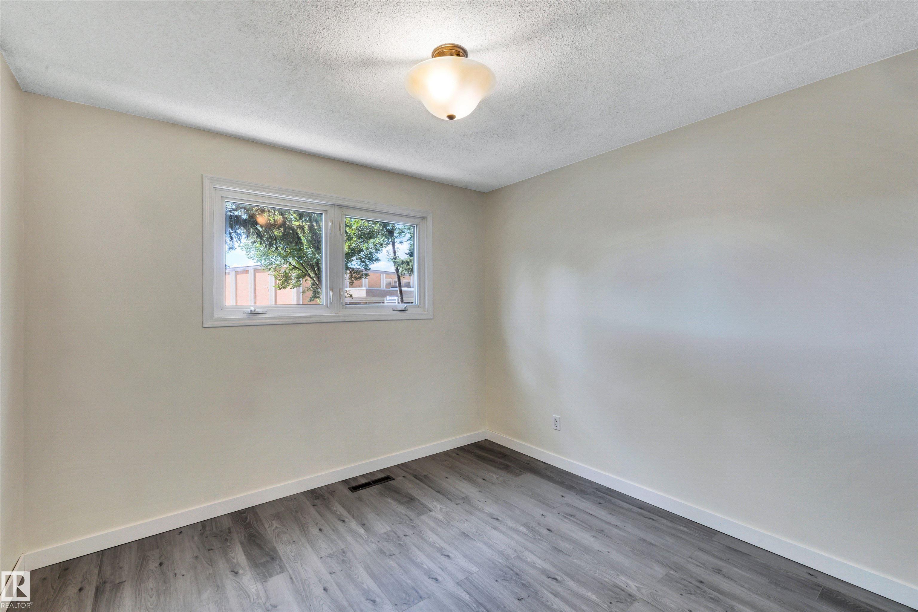 Photo 13 at 77 Grosvenor Boulevard, Grandin, St. Albert