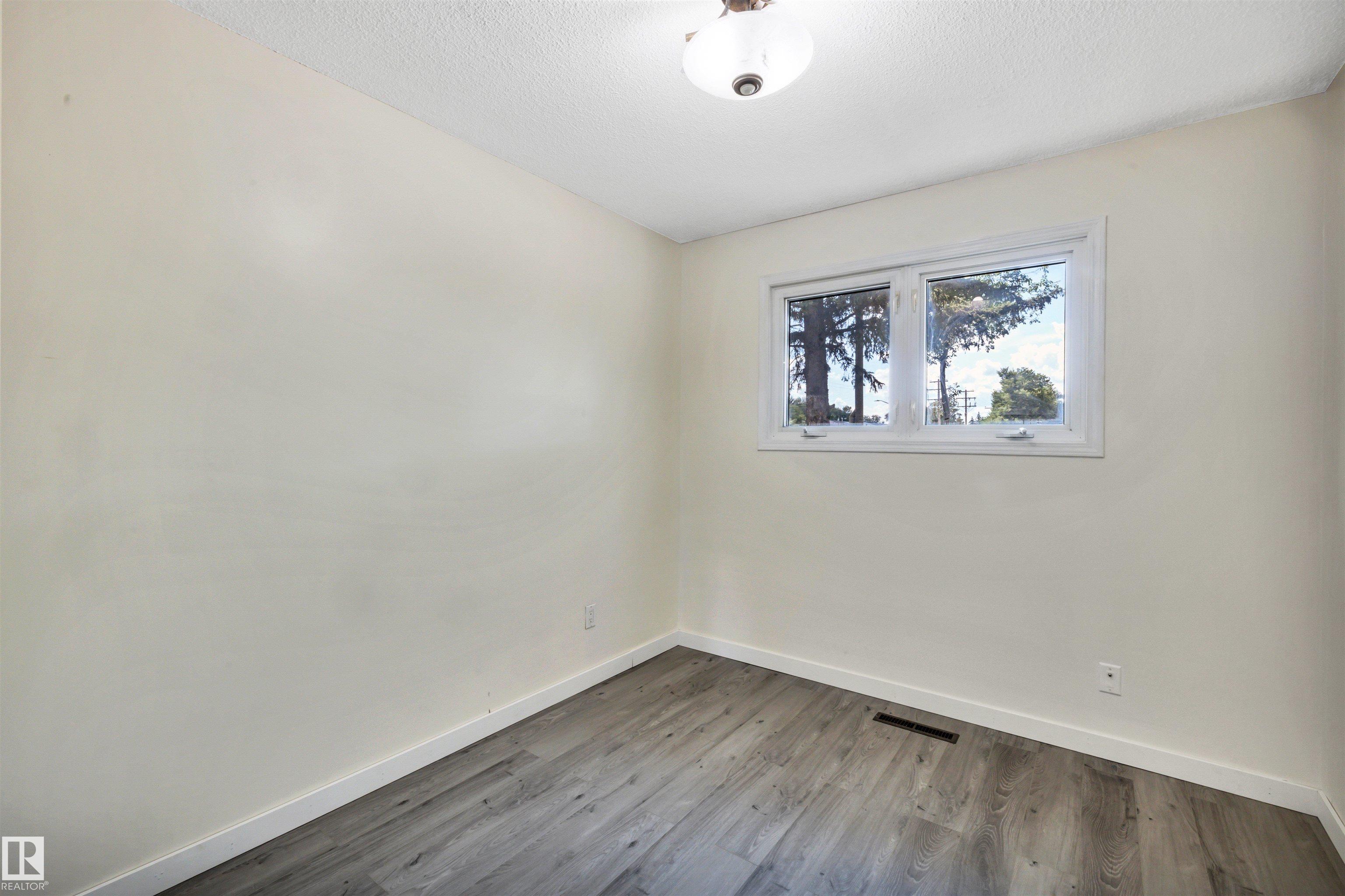 Photo 14 at 77 Grosvenor Boulevard, Grandin, St. Albert