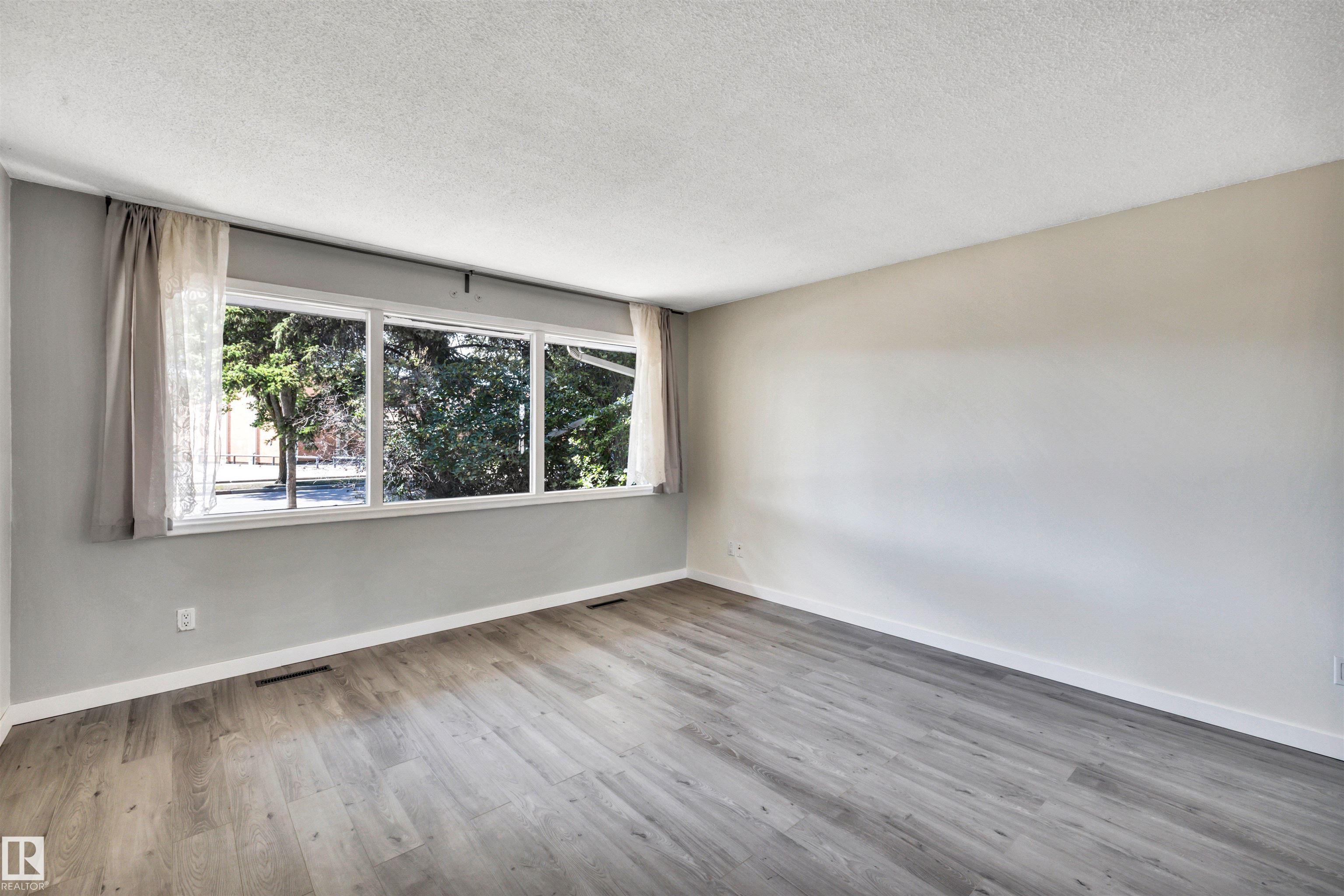 Photo 4 at 77 Grosvenor Boulevard, Grandin, St. Albert