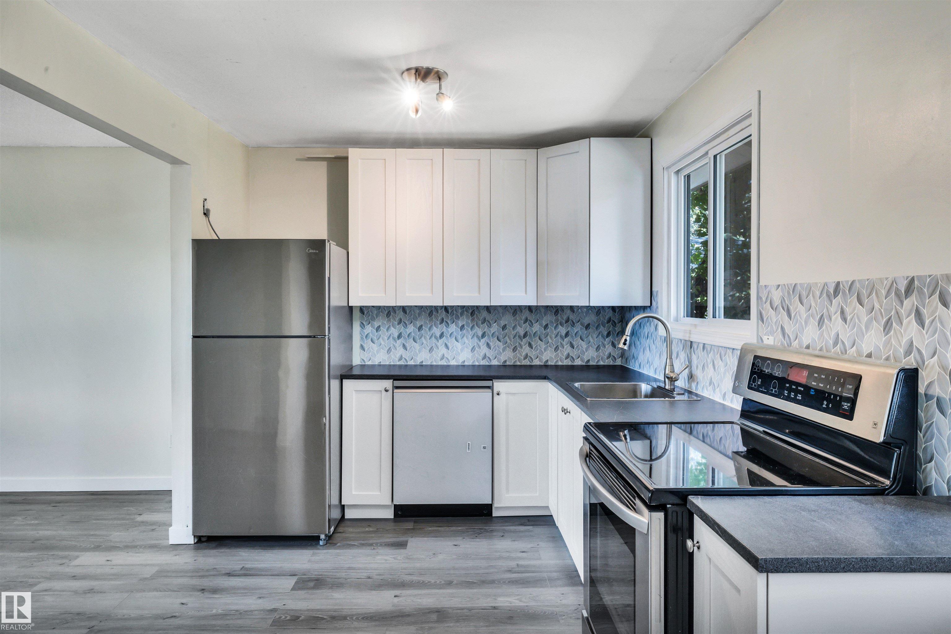 Photo 9 at 77 Grosvenor Boulevard, Grandin, St. Albert