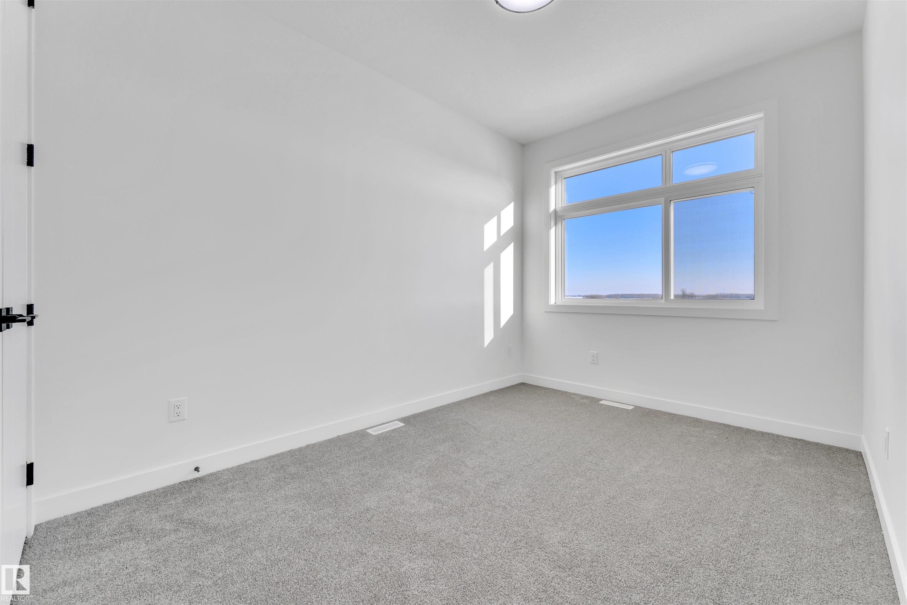 Photo 35 at 416 Pine point(e), Woodbend, Leduc