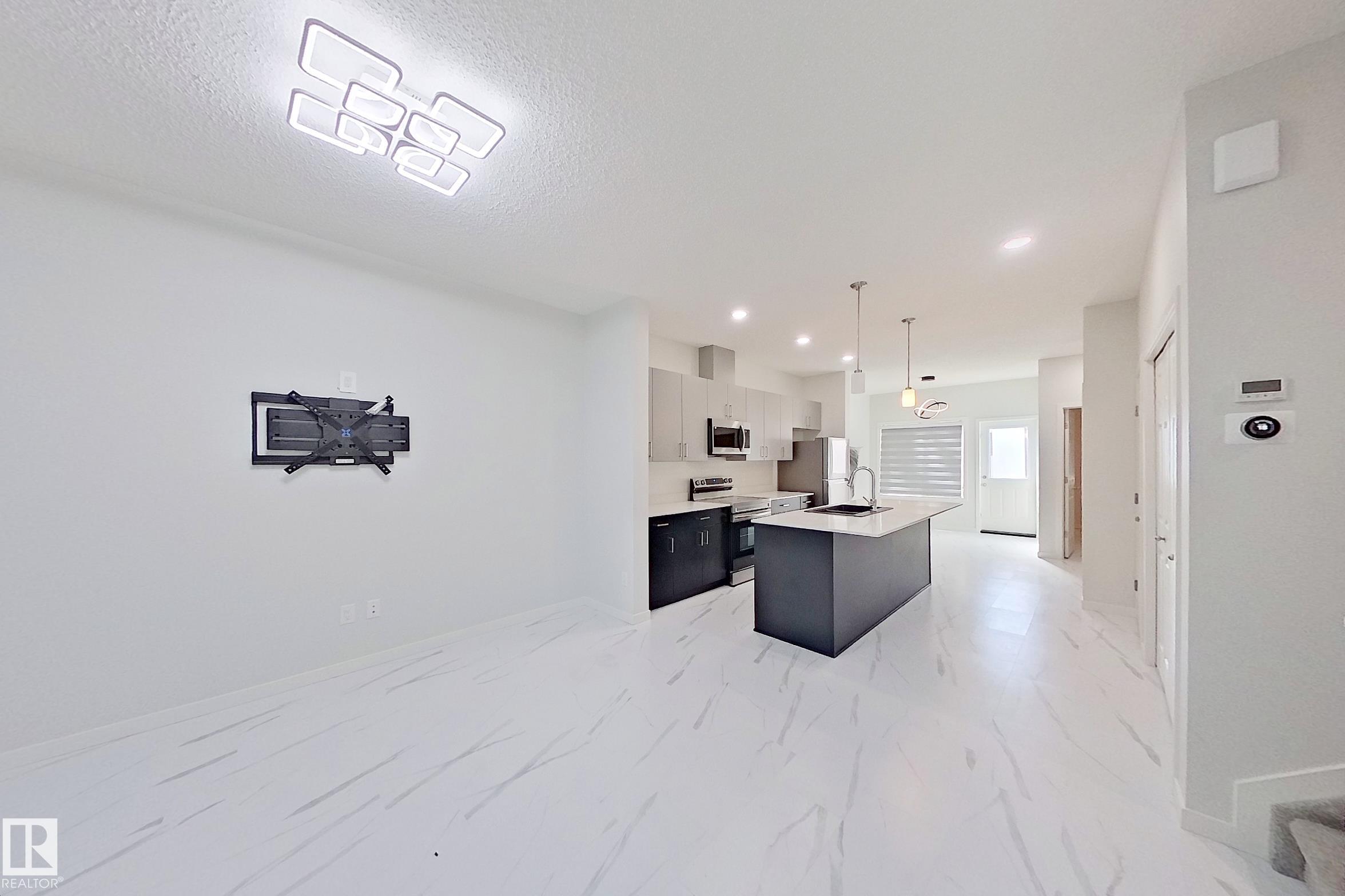 Photo 10 at 7118 46a Street, Le Reve, Beaumont
