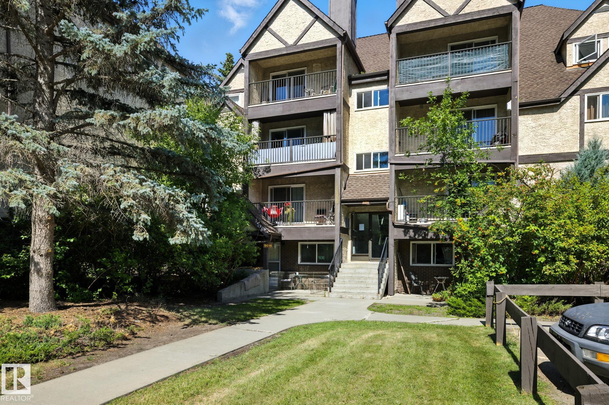 Photo 2 at 9043 Tudor Glen, Grandin, St. Albert