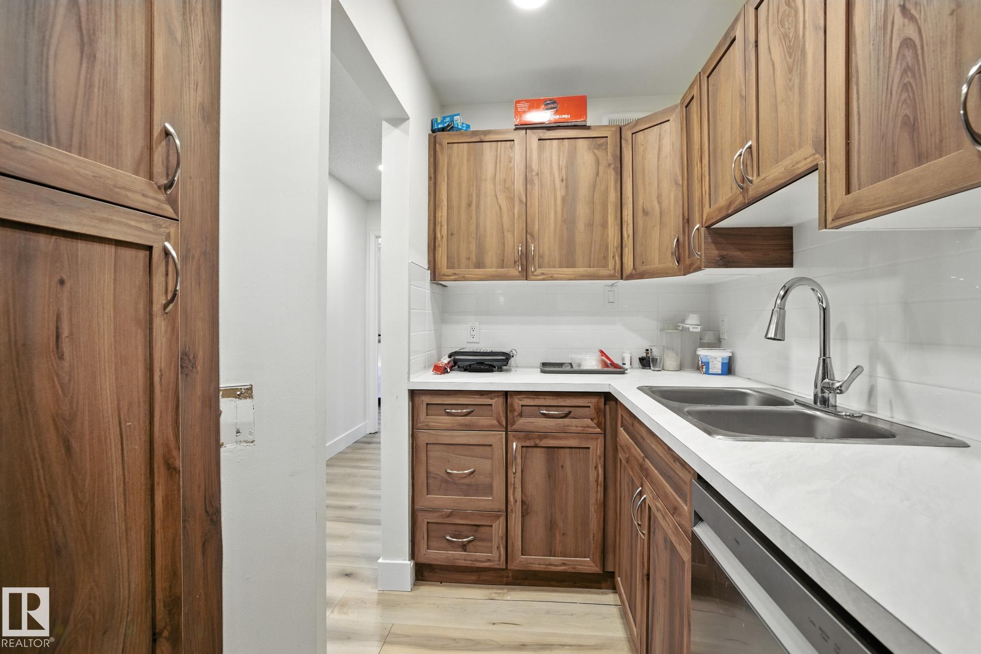Photo 11 at 9043 Tudor Glen, Grandin, St. Albert