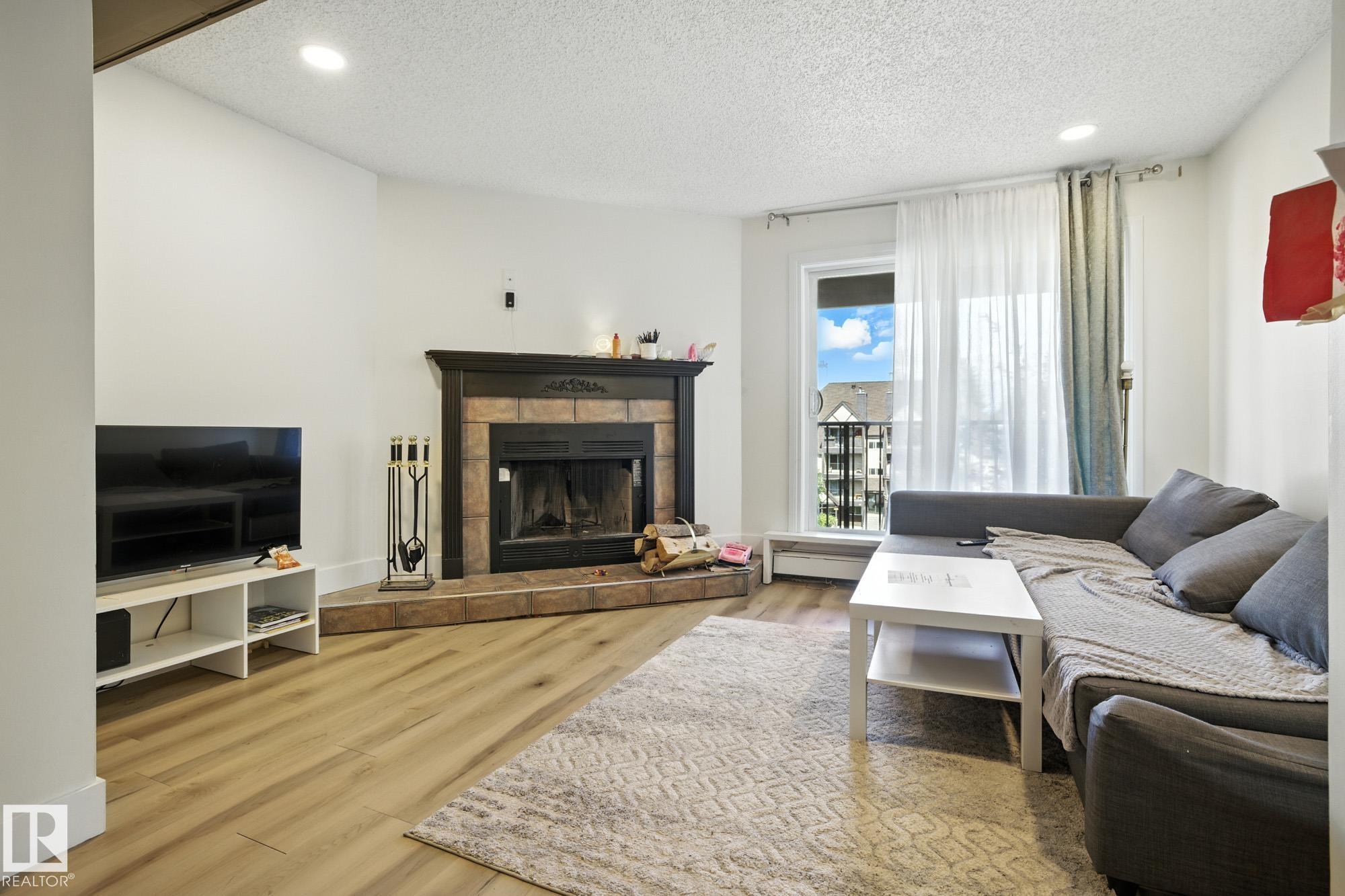 Photo 5 at 9043 Tudor Glen, Grandin, St. Albert