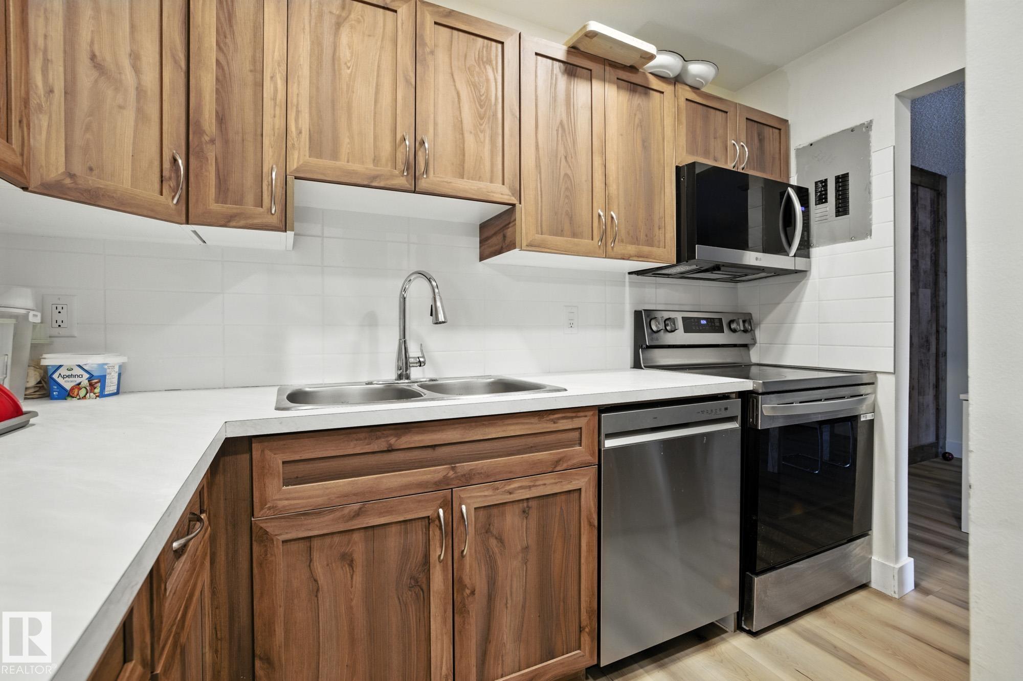 Photo 9 at 9043 Tudor Glen, Grandin, St. Albert