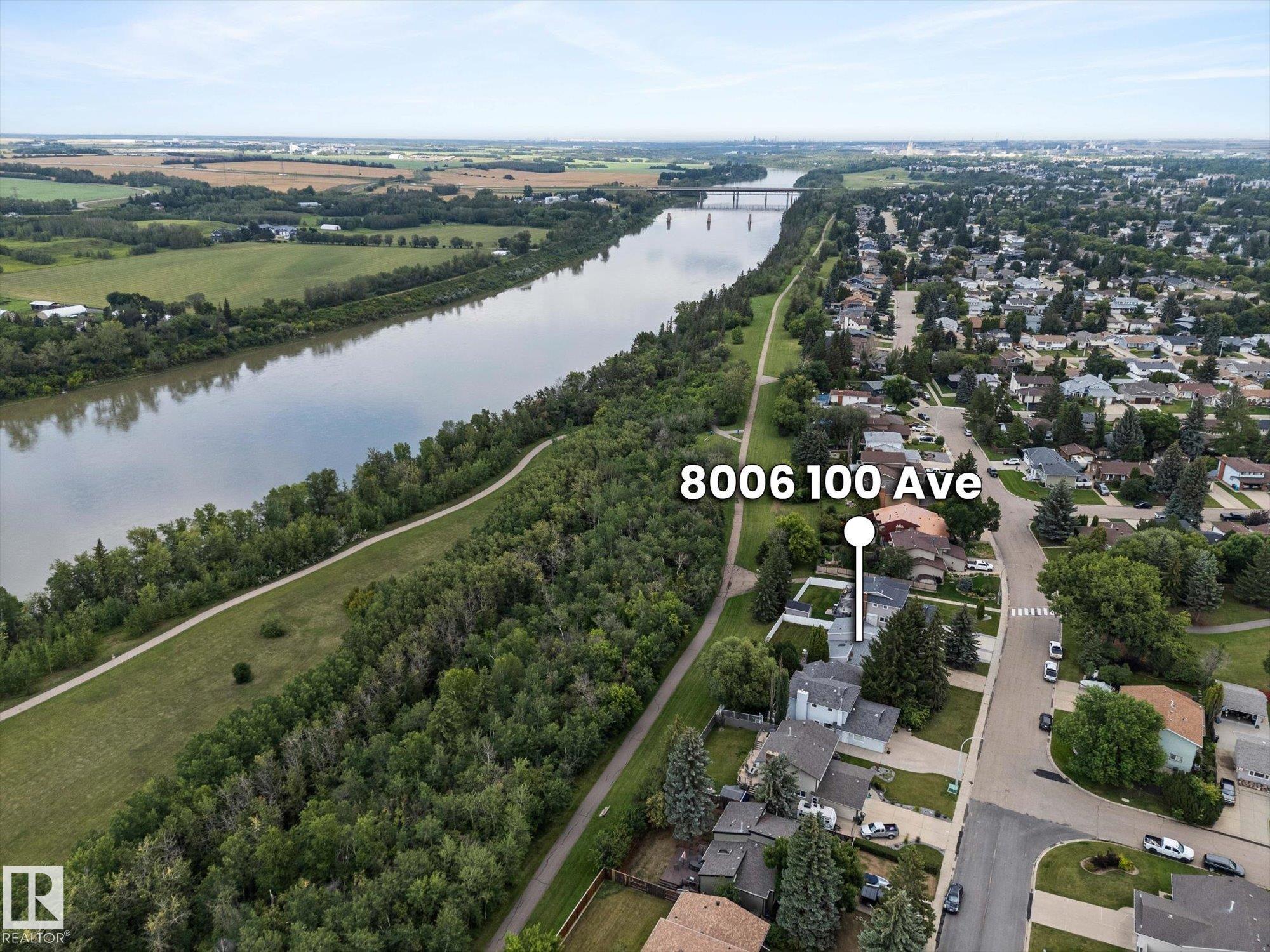 Photo 2 at 8006 100 Avenue, Pineview Fort Sask., Fort Saskatchewan