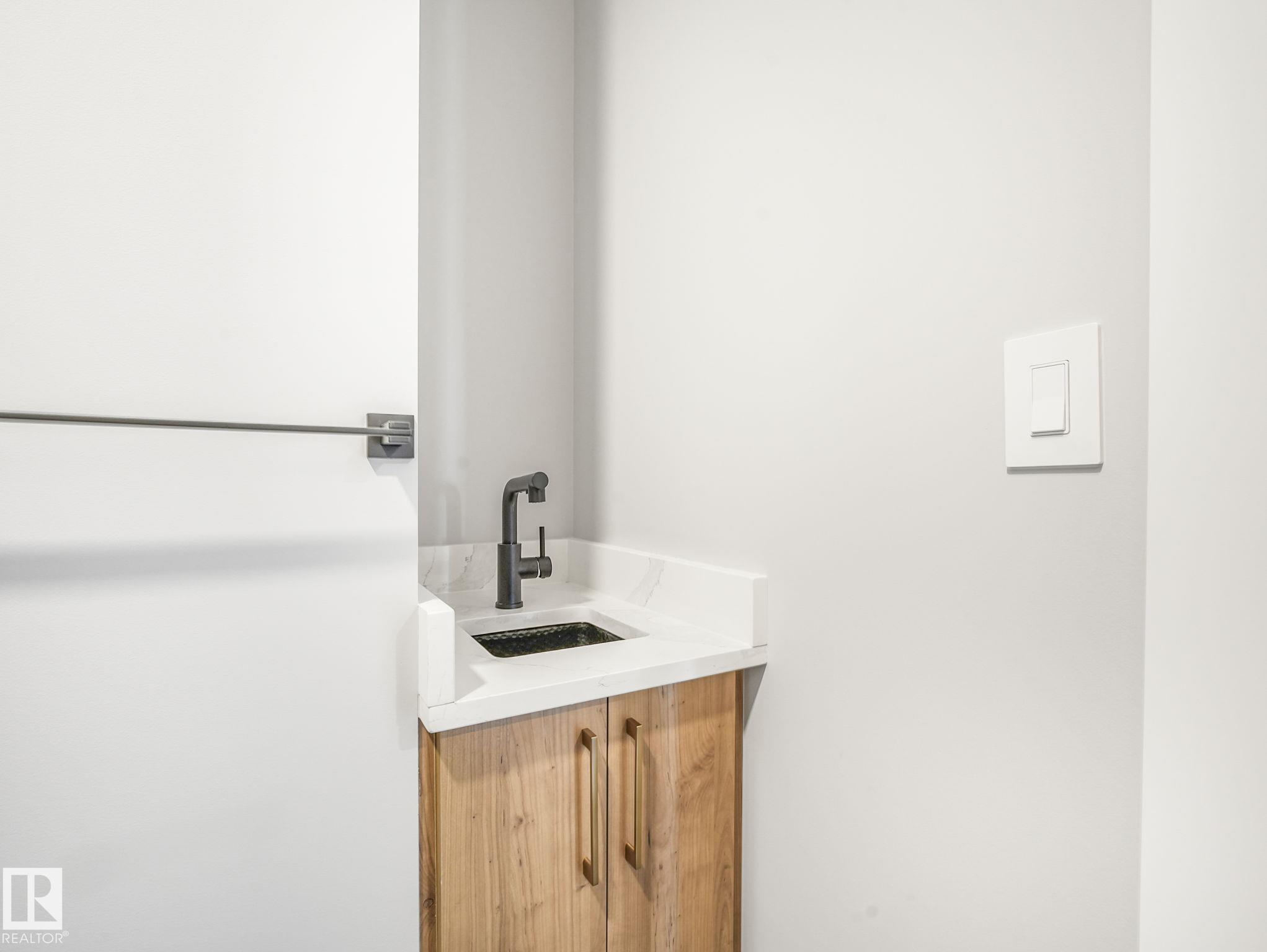 Photo 42 at 15 Elwyck Gate, Fenwyck, Spruce Grove