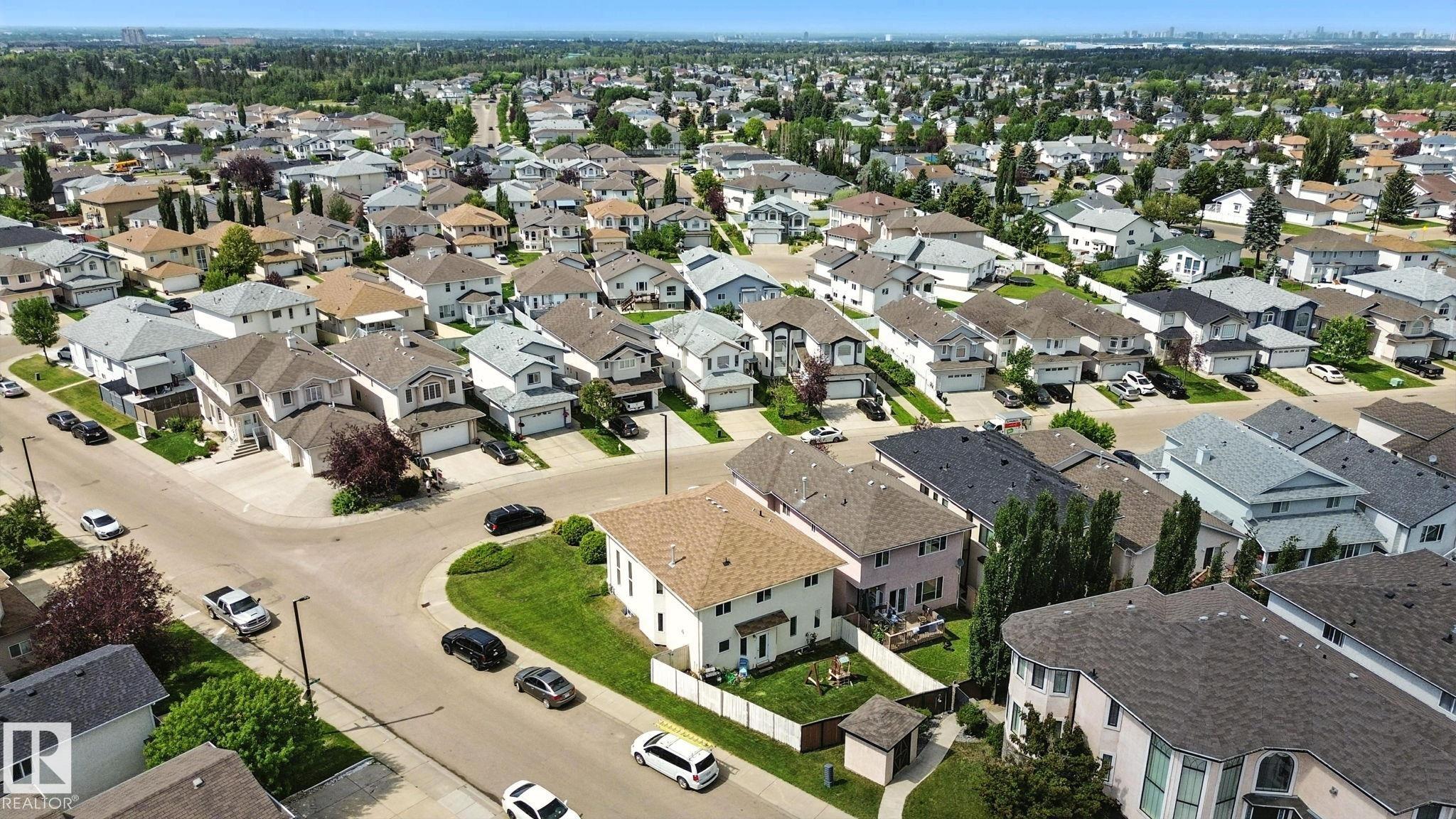 http://cdnparap120.paragonrels.com/ParagonImages/Property/p12/RAE/225364746/31/0/0/2394c145544d17769b3b897ad44e6e25/1/20a6a0c3f90b9ed5f896482963def1d0/225364746-c3a9b4e9-cda1-45c5-b2d9-9716c85e72e1.JPG