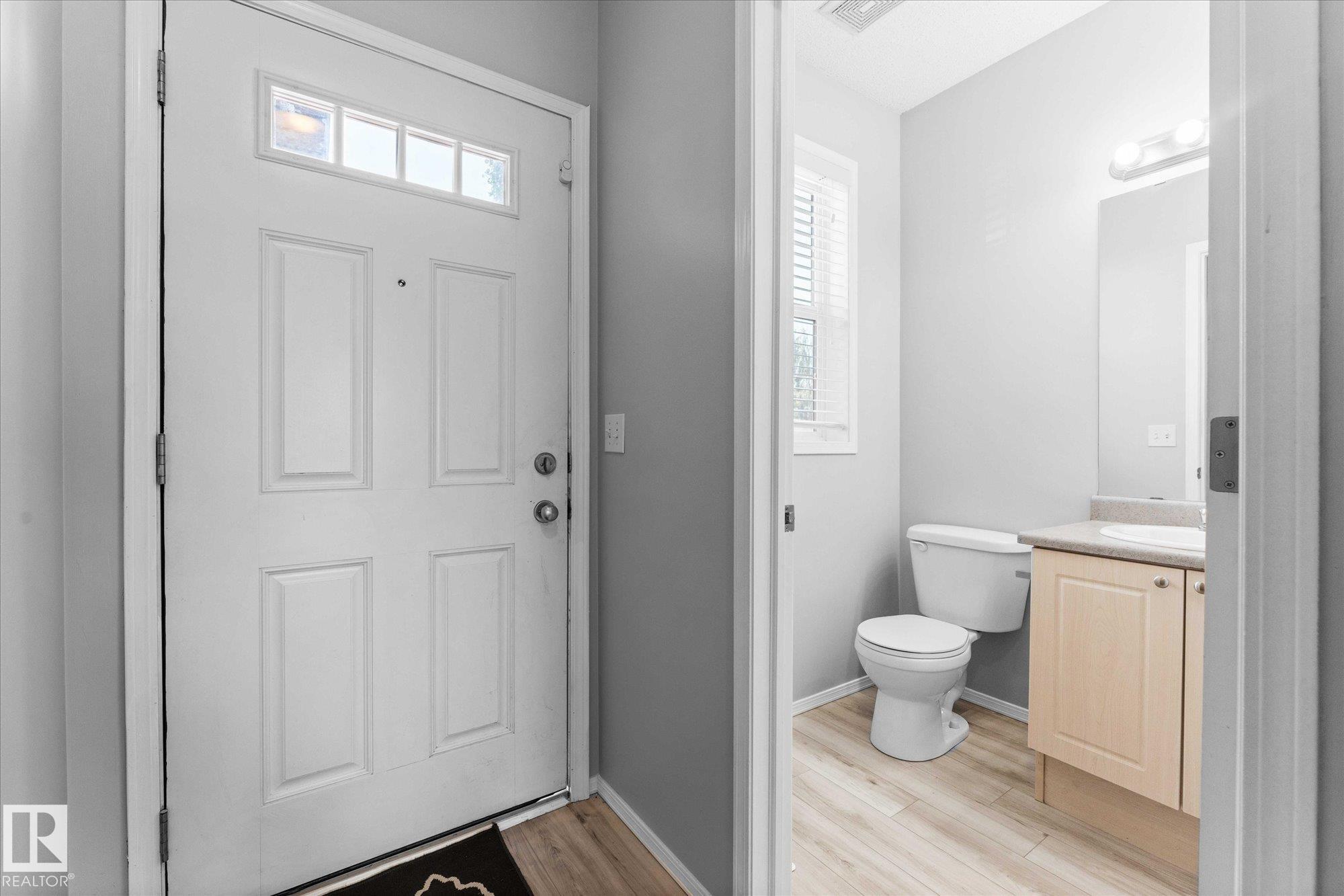 Photo 2 at 32 Nevis Close, North Ridge, St. Albert