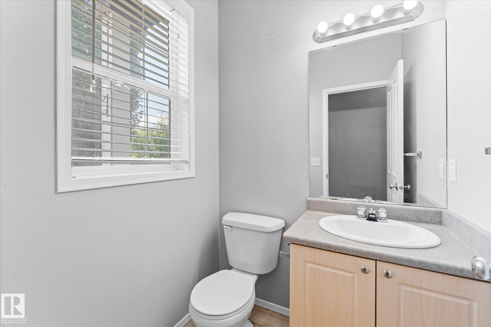Photo 13 at 32 Nevis Close, North Ridge, St. Albert