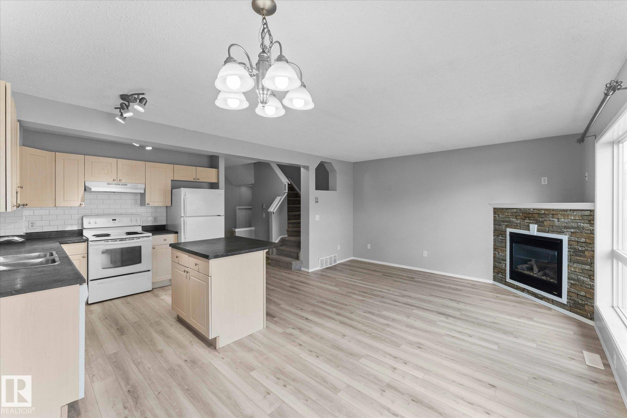 Photo 8 at 32 Nevis Close, North Ridge, St. Albert