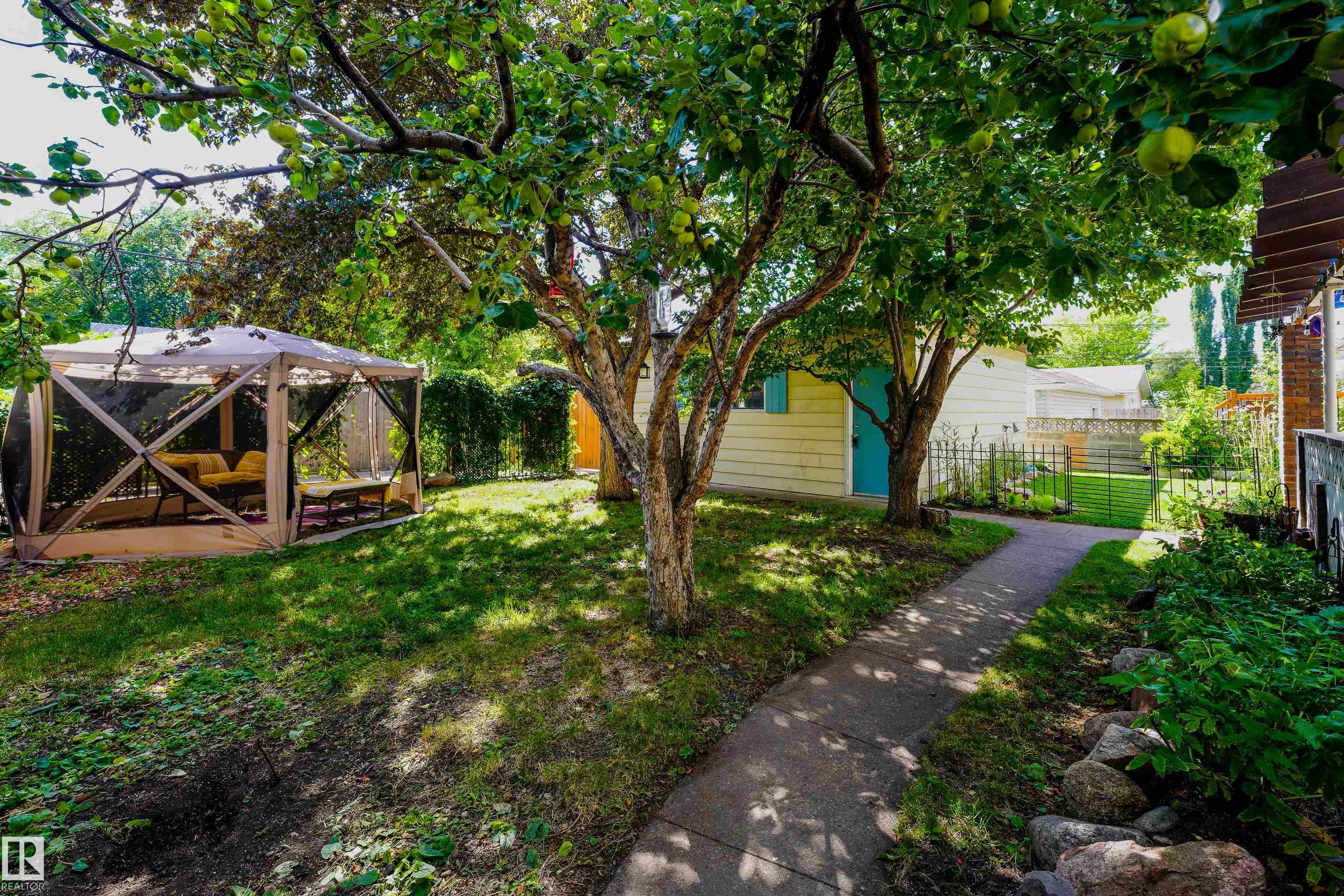 Photo 5 at 10725 72 Avenue NW, Queen Alexandra, Edmonton