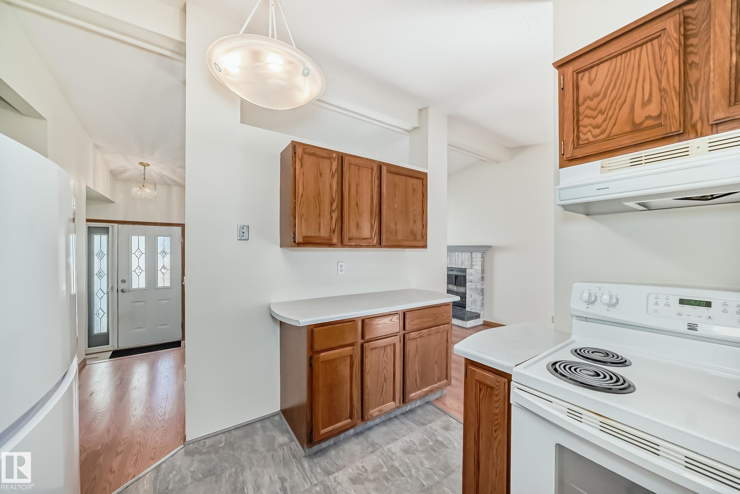 Photo 11 at 9 Wellington Crescent, Woodhaven, Spruce Grove