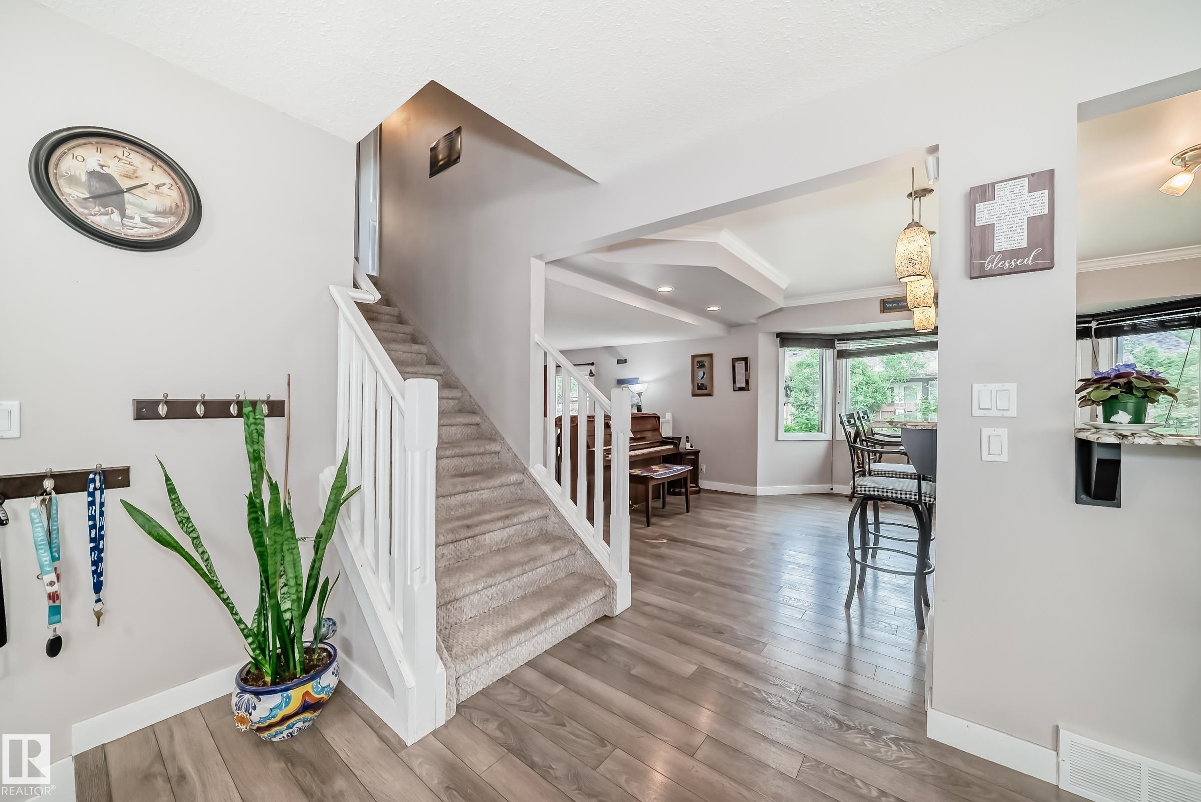 Photo 16 at 10 Abbey Crescent, Akinsdale, St. Albert