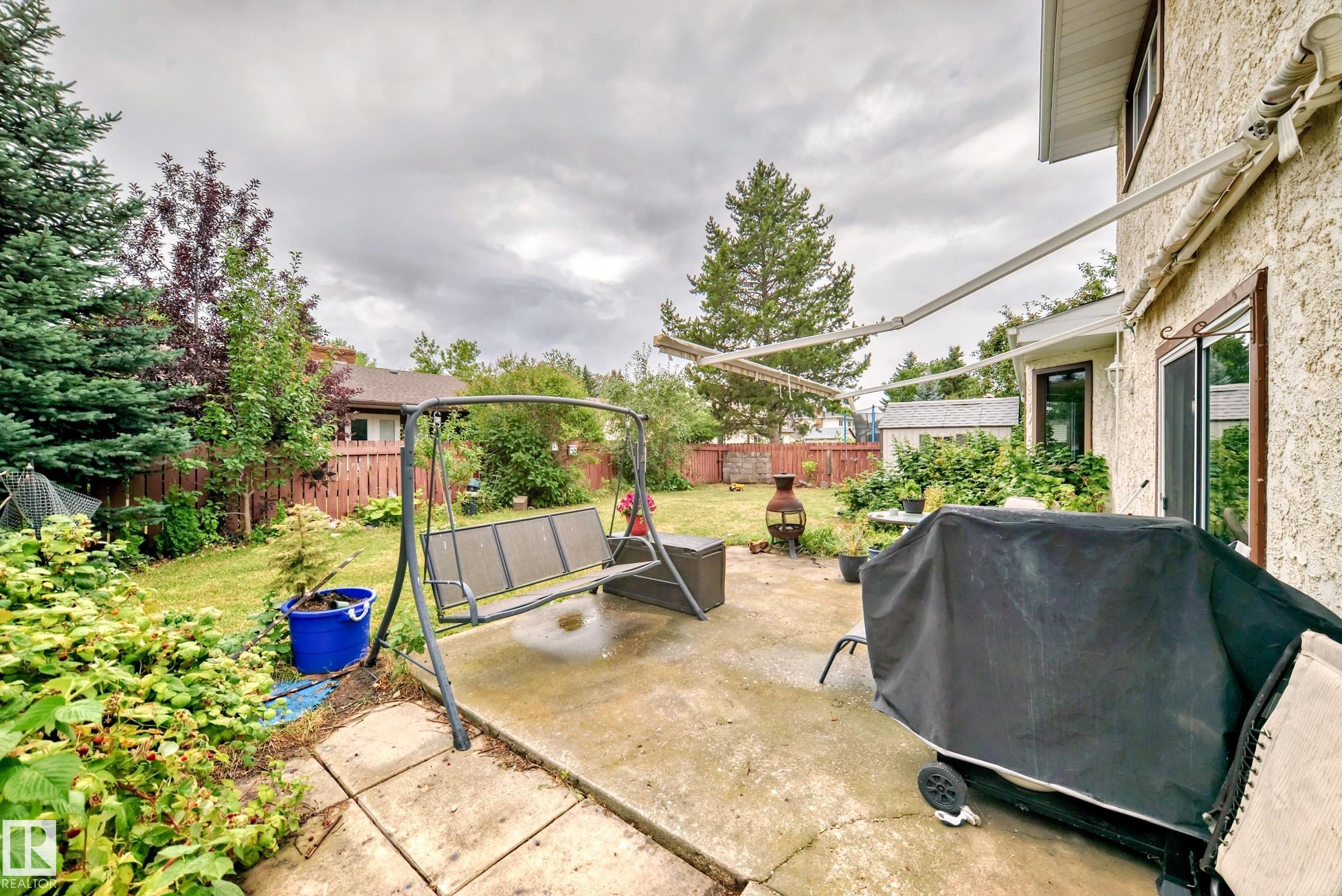 Photo 33 at 10 Abbey Crescent, Akinsdale, St. Albert