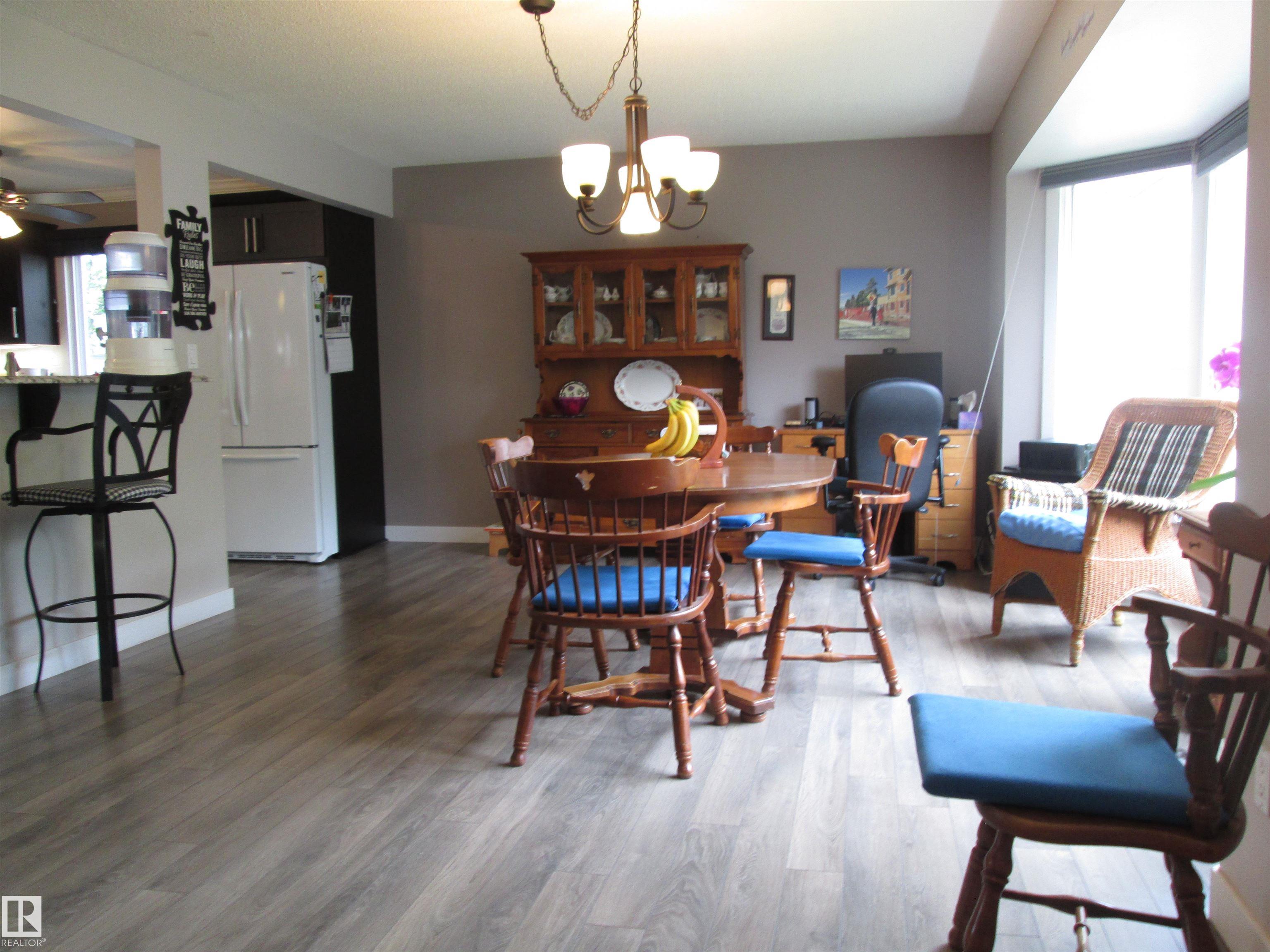 Photo 6 at 10 Abbey Crescent, Akinsdale, St. Albert