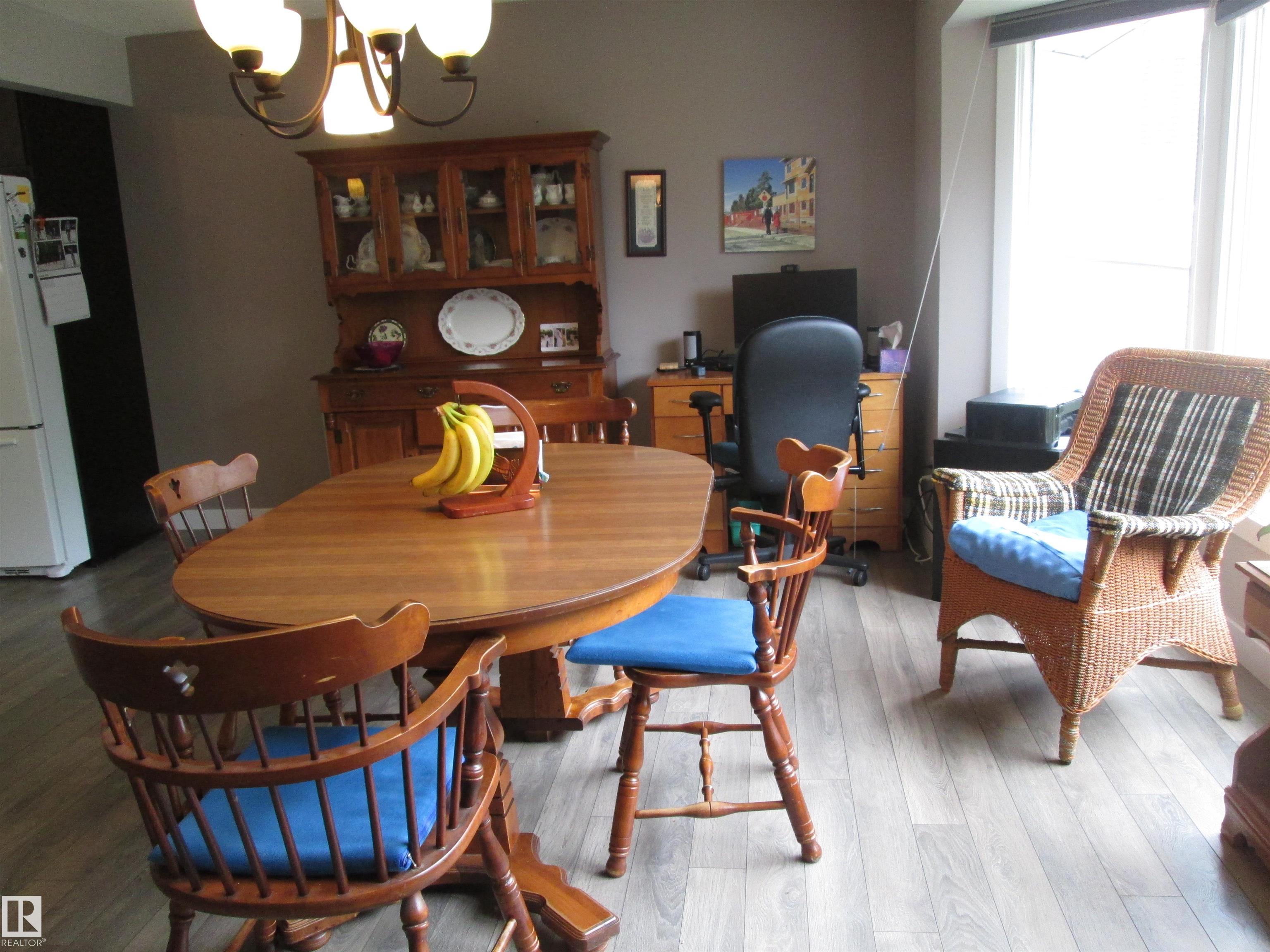 Photo 7 at 10 Abbey Crescent, Akinsdale, St. Albert