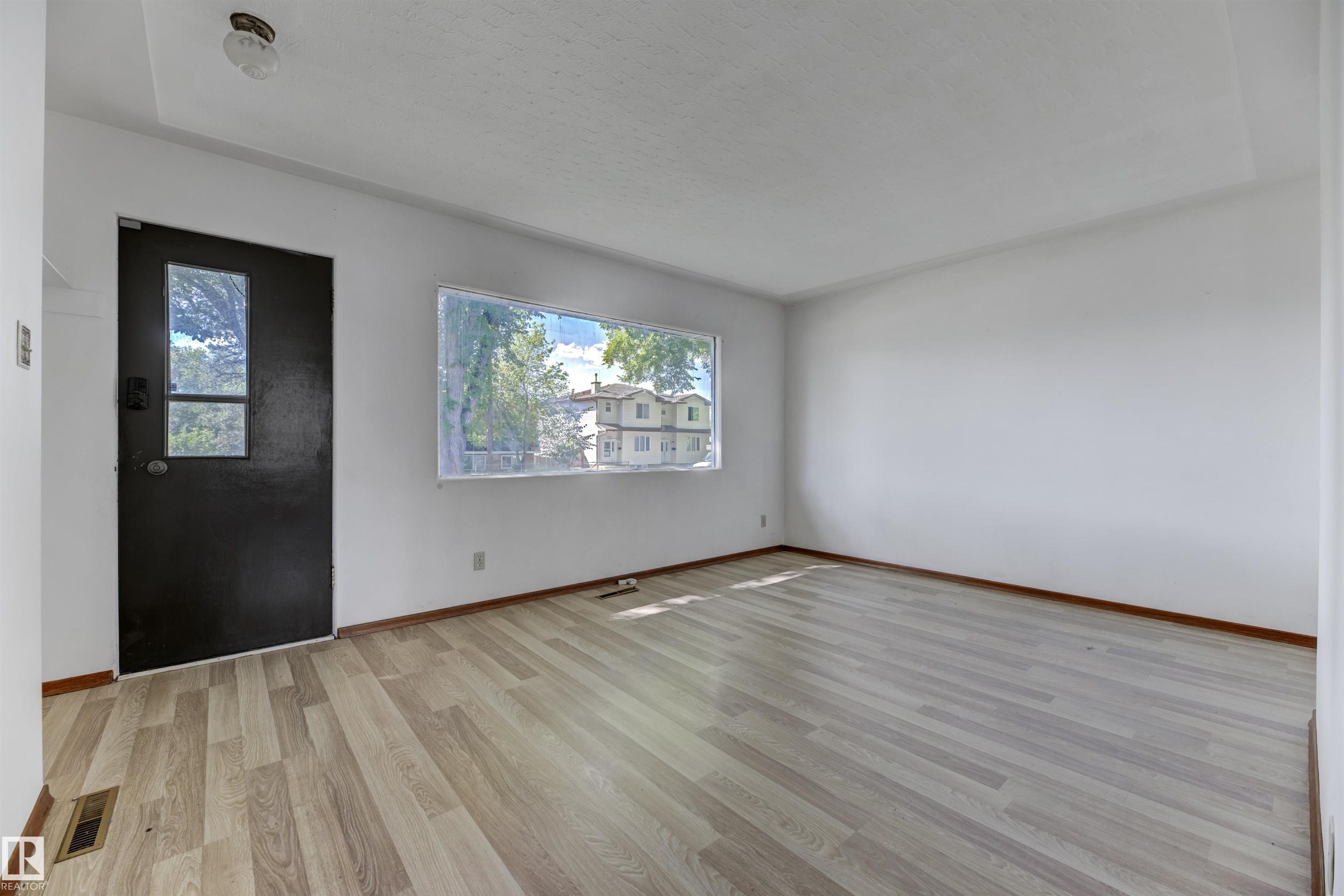 Photo 3 at 11809/11 40 Street NW, Beacon Heights, Edmonton