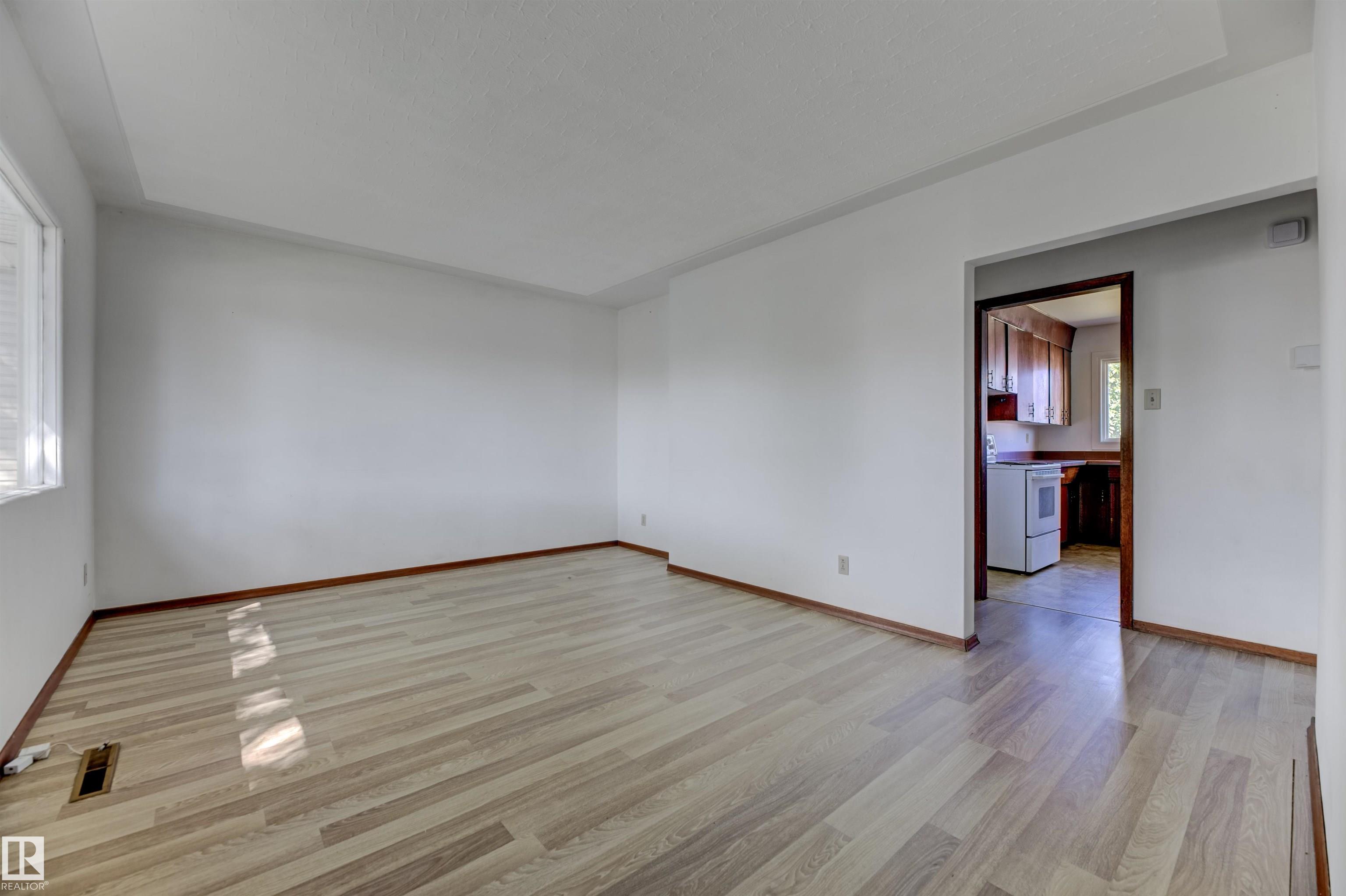 Photo 5 at 11809/11 40 Street NW, Beacon Heights, Edmonton